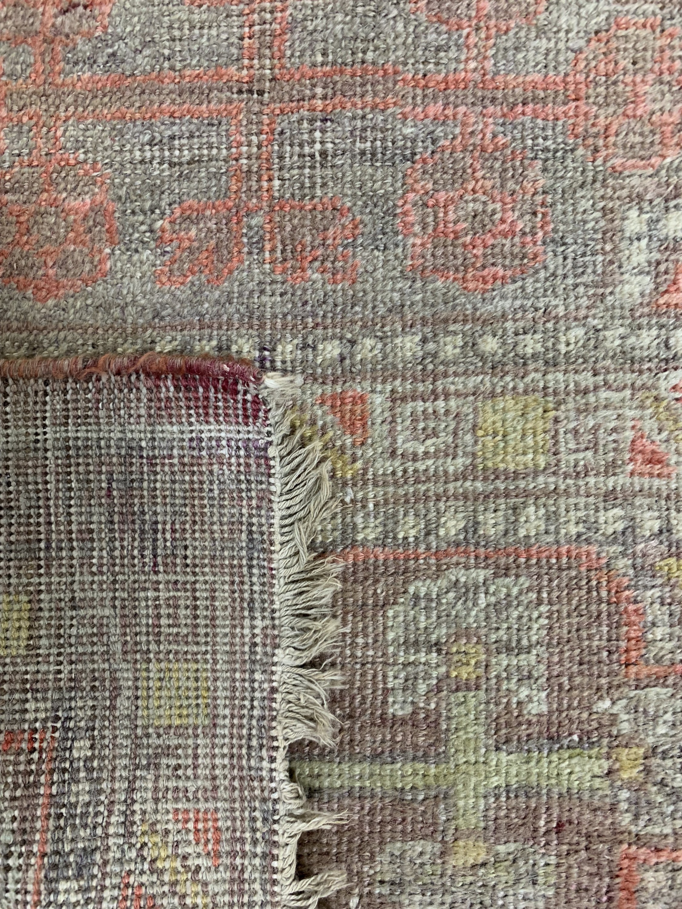 Detail e: Khotan"Saf"antik, Turkestan, um 1900, Wolleauf Baumwolle, ca. 270 x 80 cm, EHZ: 3, (kleiner Restaurierung).