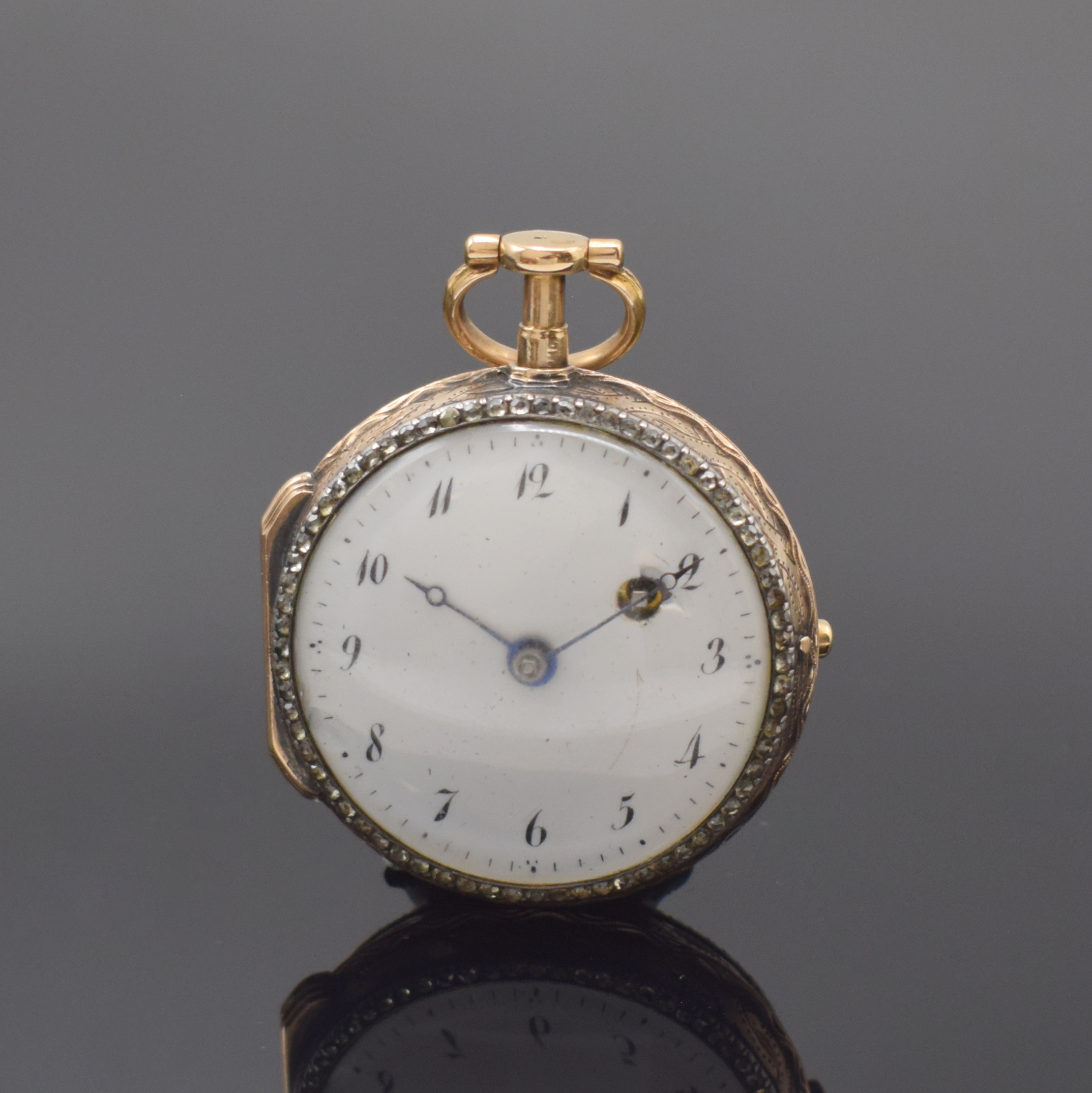 Detail a: Skelettierte seltene diamantbesetzte Spindeltaschenuhr in Rosegold, um 1780, beids. vergl. Geh. m. großem Außenscharnier, Lünetten vorder- u. ...