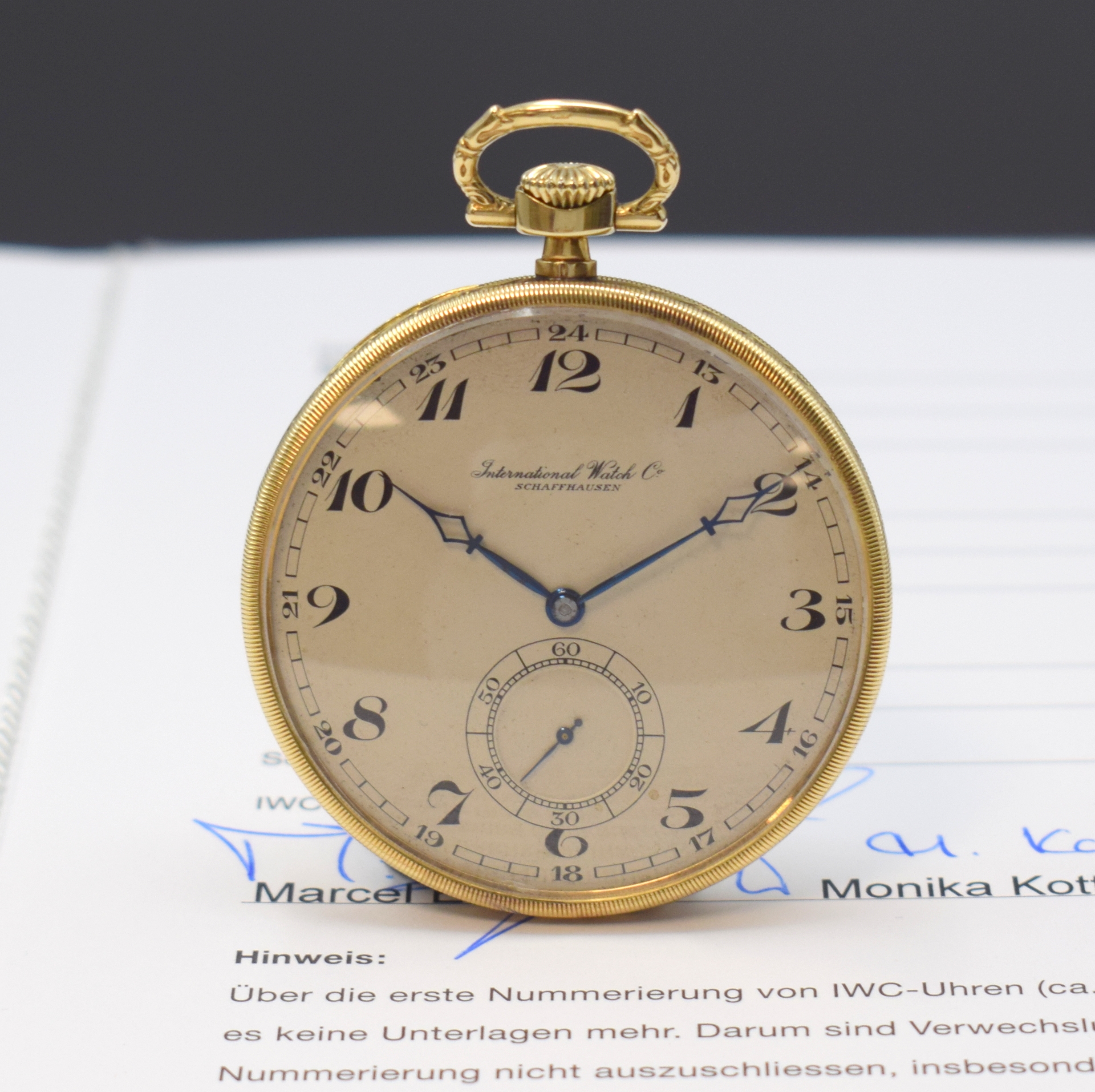 IWC Frackuhr in GG 585/000, Schweiz verk. lt. beil. Stammbuchauszug 12/1929, floral grav. Lépine-Geh., Rückdeckel m. Strahlendekor, Goldcuvette, ...