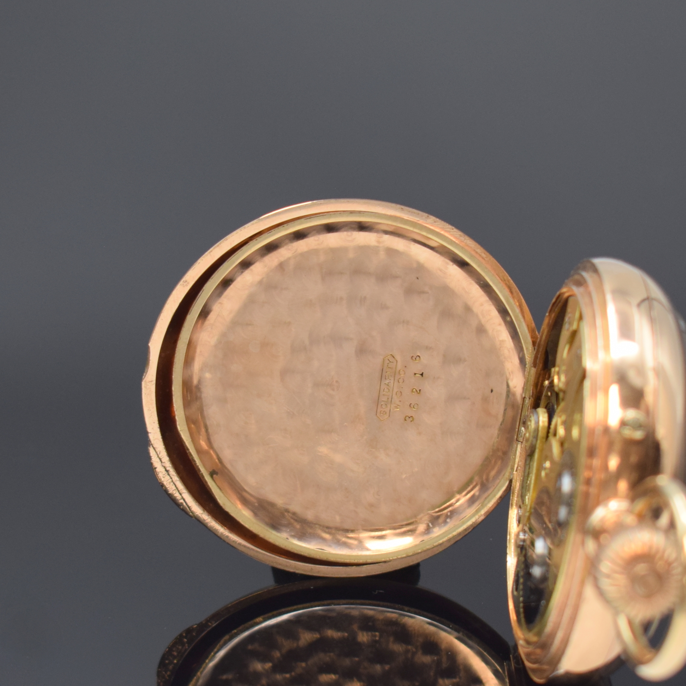 Detail d: IWC Pallweber seltene Cut-Hunter Taschenuhr mit digitaler Anzeige in RoseG 585/000, Schweiz/USA um 1890, Geh. l. dell., Goldcuvette, Rückdeckel m. ...