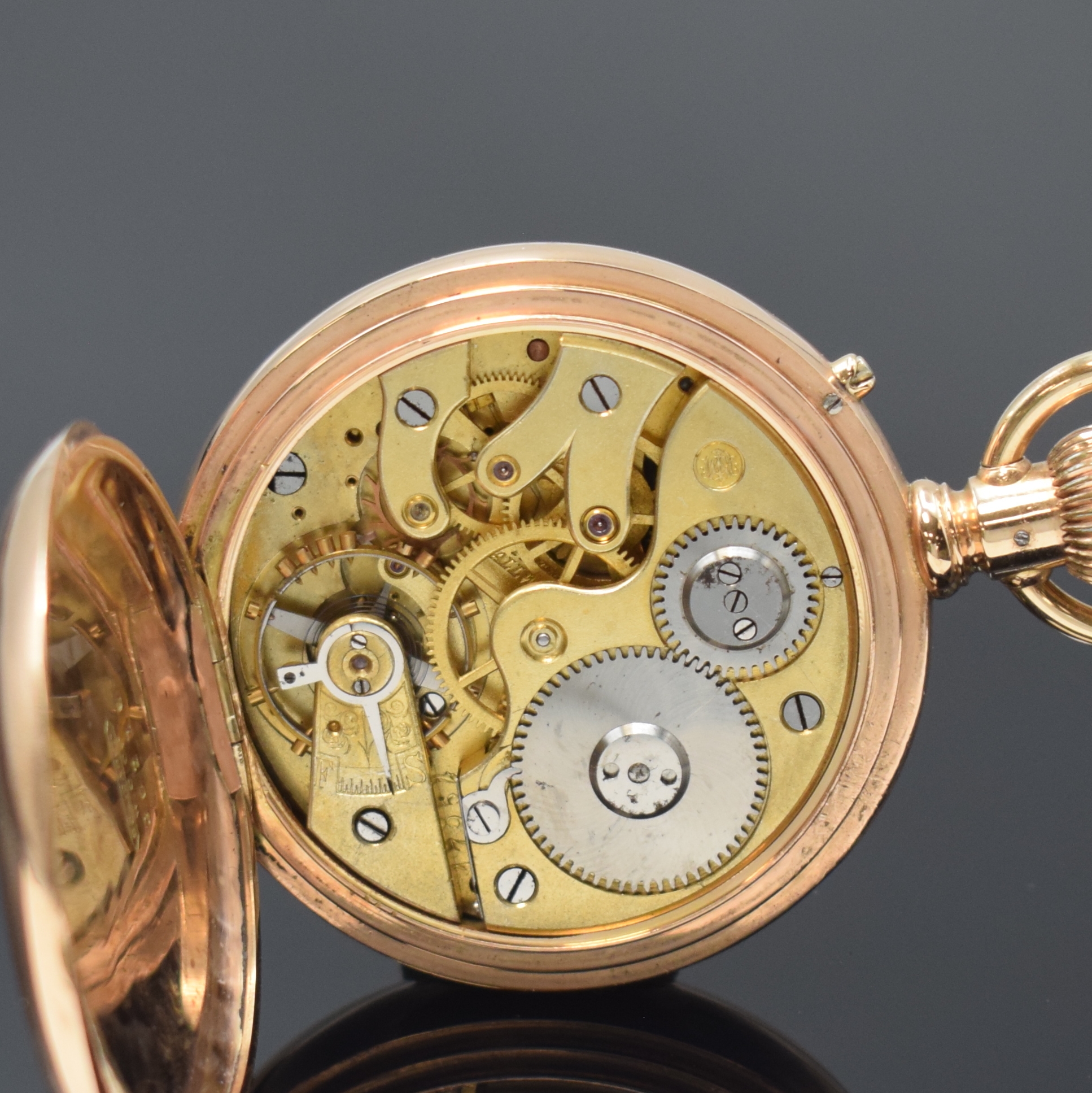 Detail e: IWC Pallweber seltene Cut-Hunter Taschenuhr mit digitaler Anzeige in RoseG 585/000, Schweiz/USA um 1890, Geh. l. dell., Goldcuvette, Rückdeckel m. ...