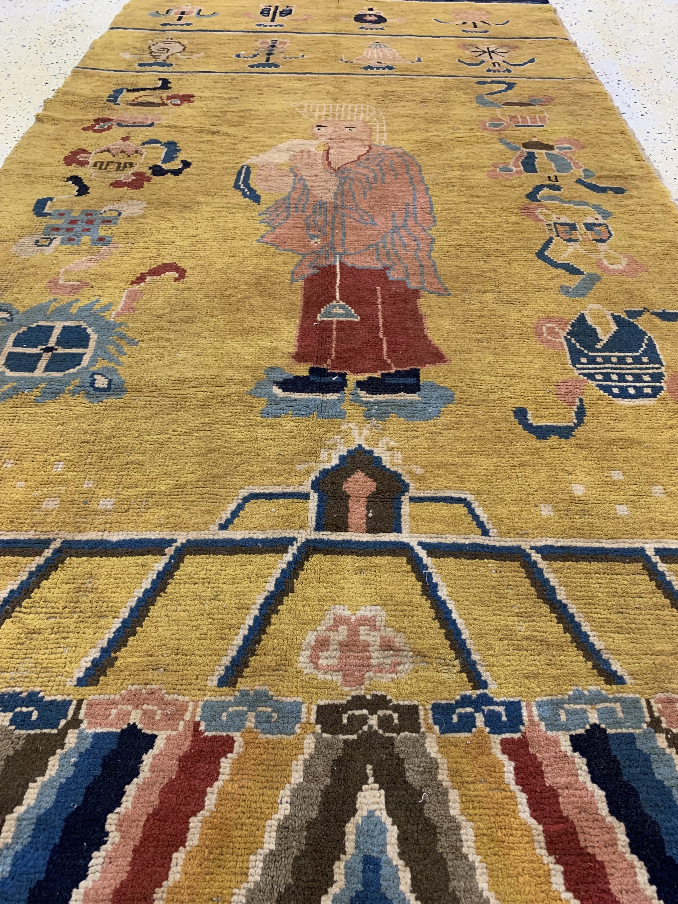 Detail d: "Tempel-Säulenteppich"antik, China, um 1900, Wolle auf Baumwolle, ca. 300 x 142 cm, Mottenfraß, EHZ: 3