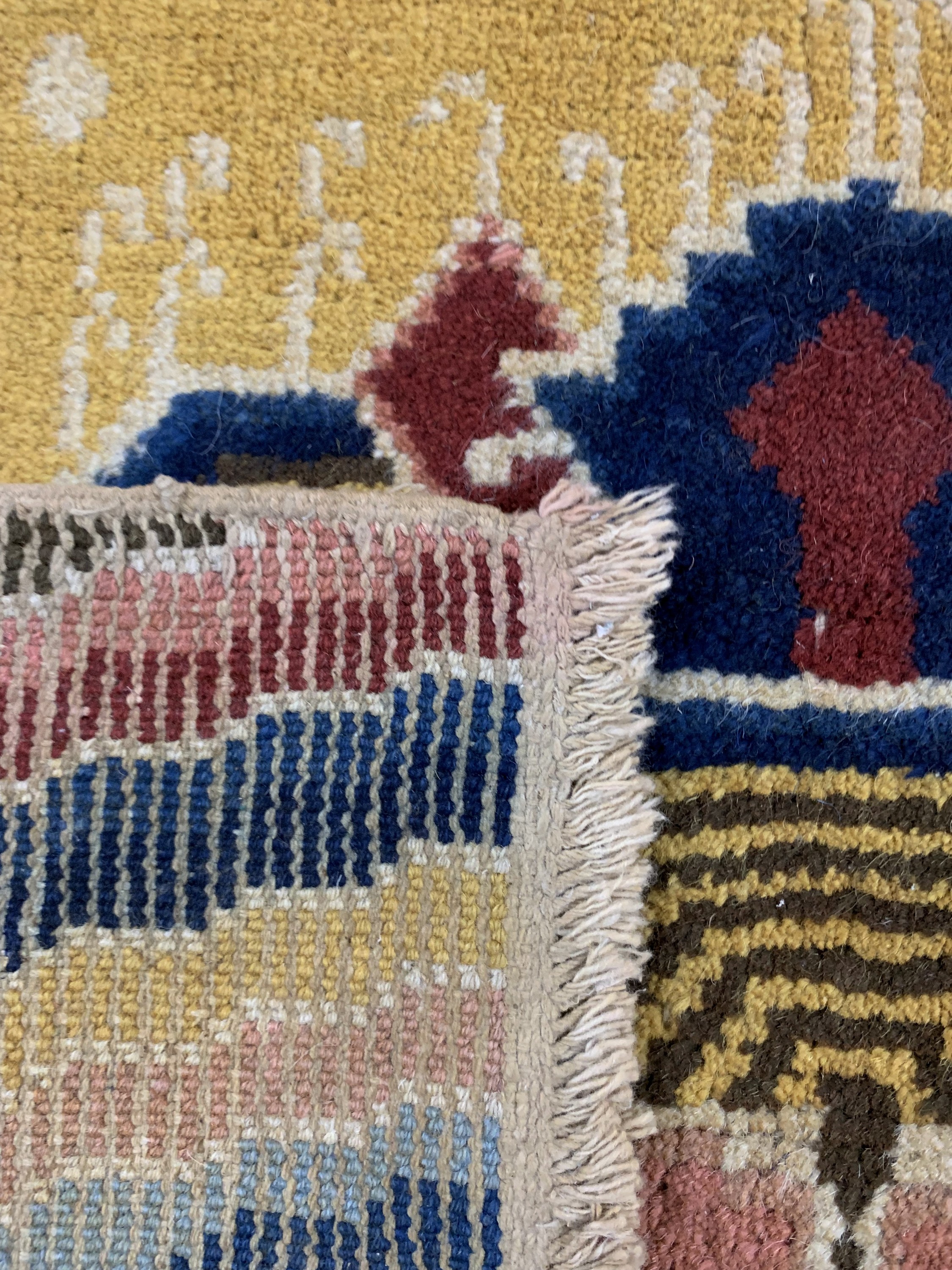 Detail e: "Säulenteppich"antik, China, um 1900, Wolleauf Baumwolle, ca. 240 x 90 cm, EHZ: 3