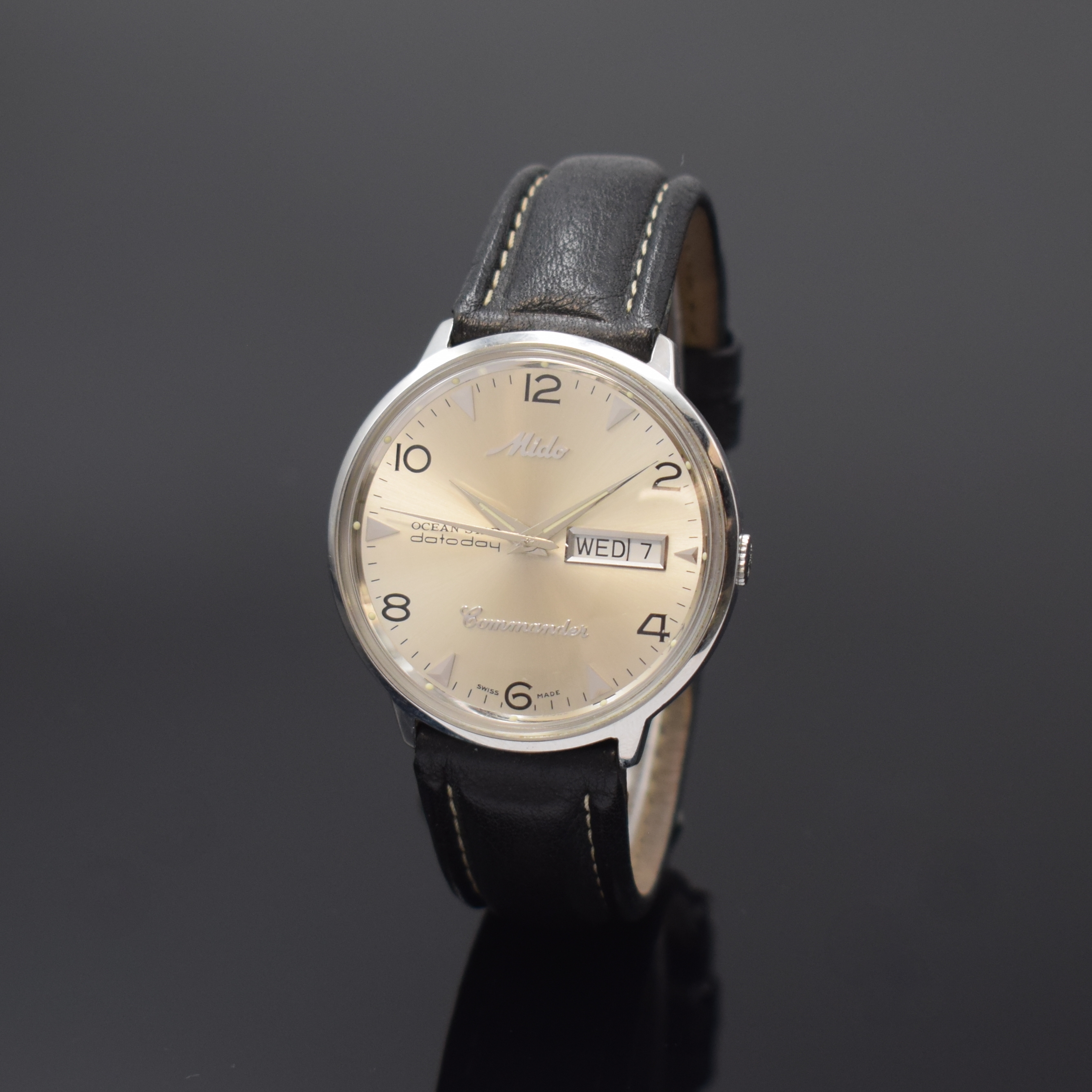 MIDO Commander Herrenarmbanduhr Serie Ocean Star Datoday, Schweiz um 2000, Automatik, Monocoque-Geh. in Edelstahl, silb. Zifferbl. m. arab. Zahlen u. ...
