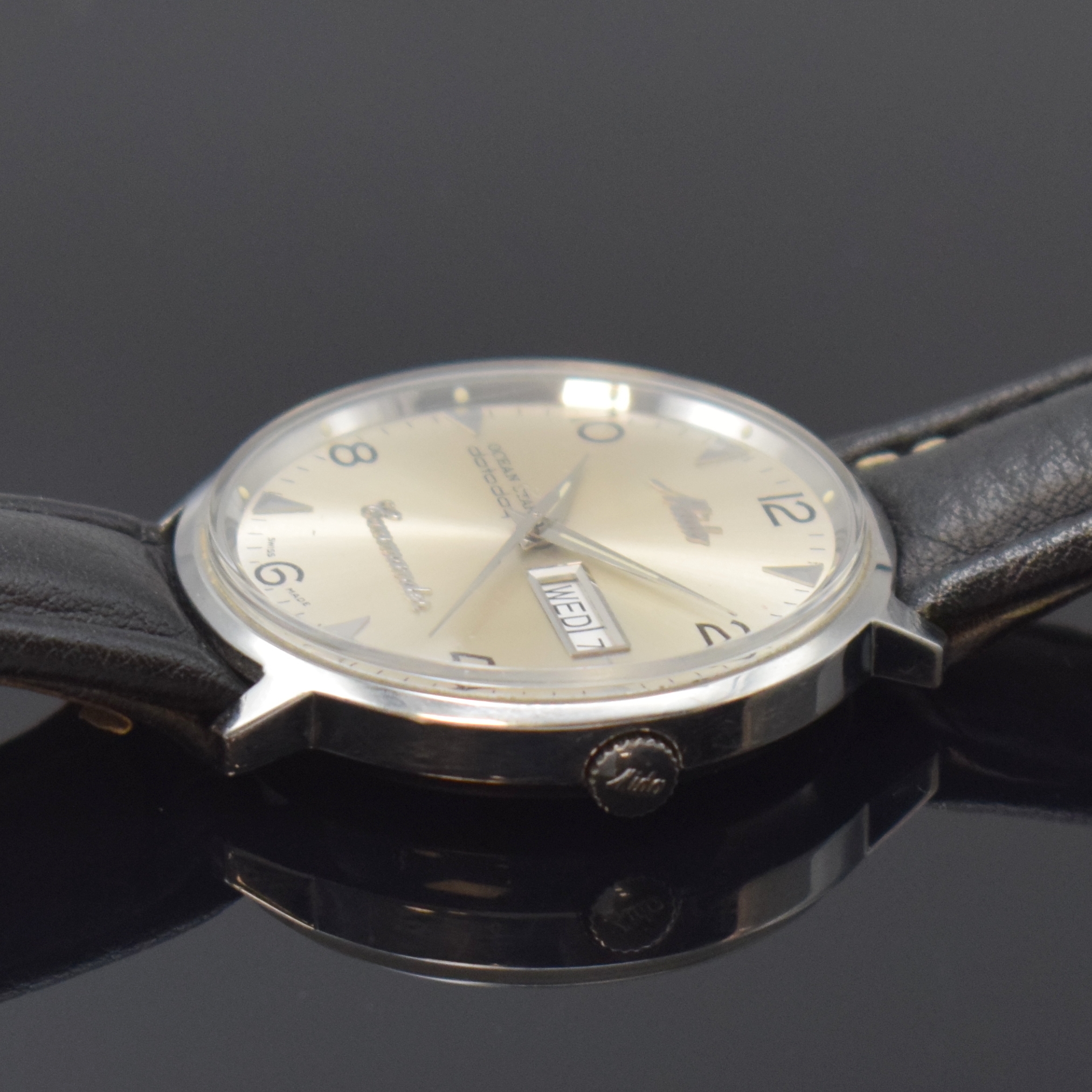 Detail b: MIDO Commander Herrenarmbanduhr Serie Ocean Star Datoday, Schweiz um 2000, Automatik, Monocoque-Geh. in Edelstahl, silb. Zifferbl. m. arab. Zahlen u. ...