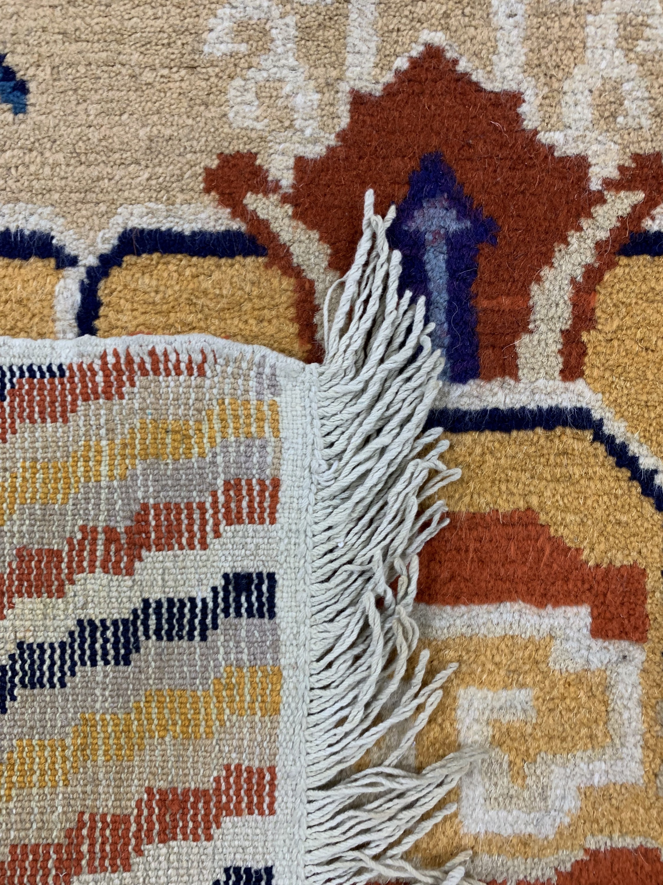 Detail e: "Säulenteppich"alt, China, Anfang 20.Jhd, Wolle auf Baumwolle, ca. 300 x 105 cm, EHZ: 2