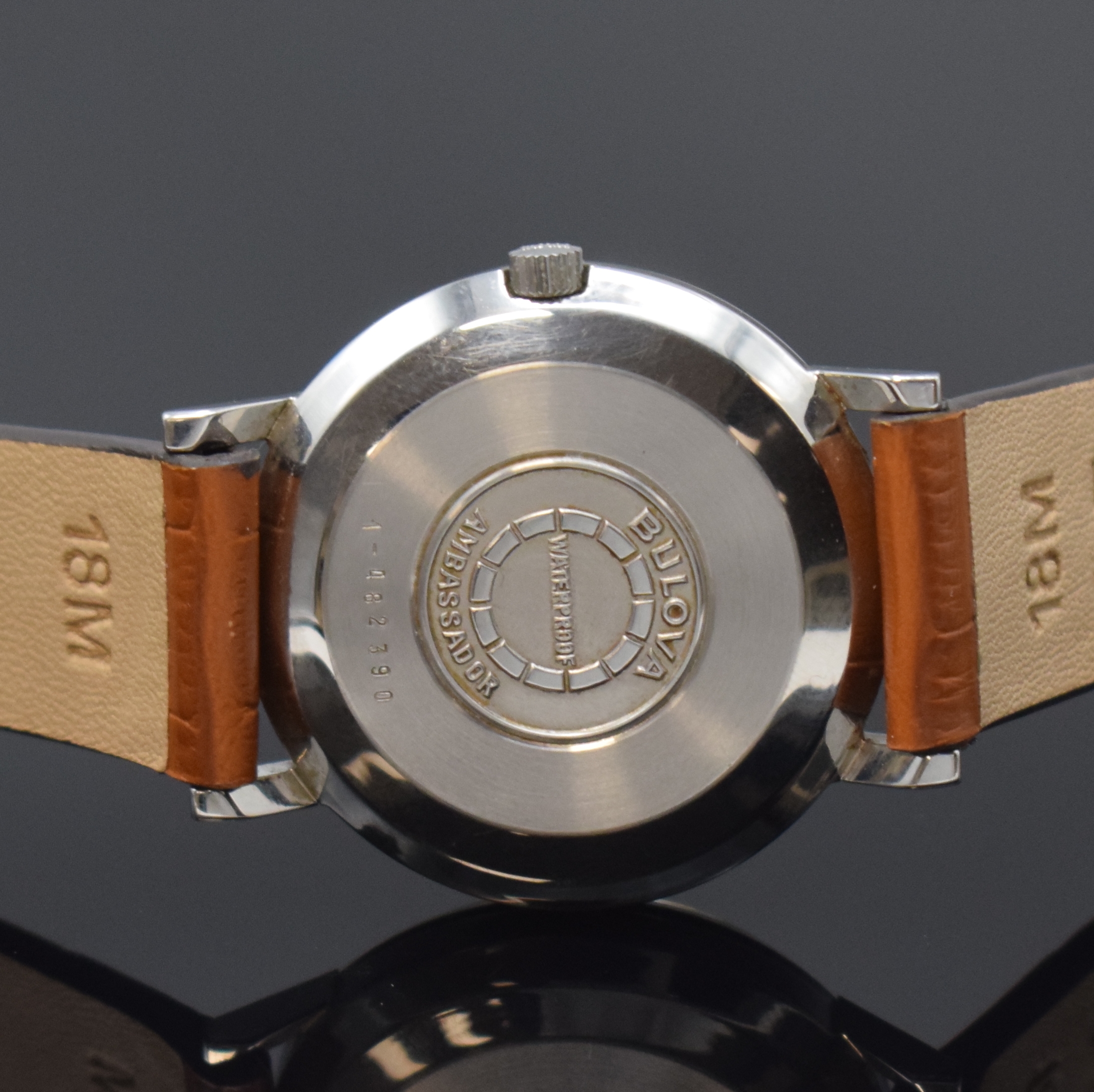 Detail c: BULOVA Ambassador unpolierte Herrenarmbanduhr mit Mikrorotor-Werk, Schweiz um 1965, Automatik, Monocoque-Geh. in Edelstahl, schwarzes Zifferbl. m. ...
