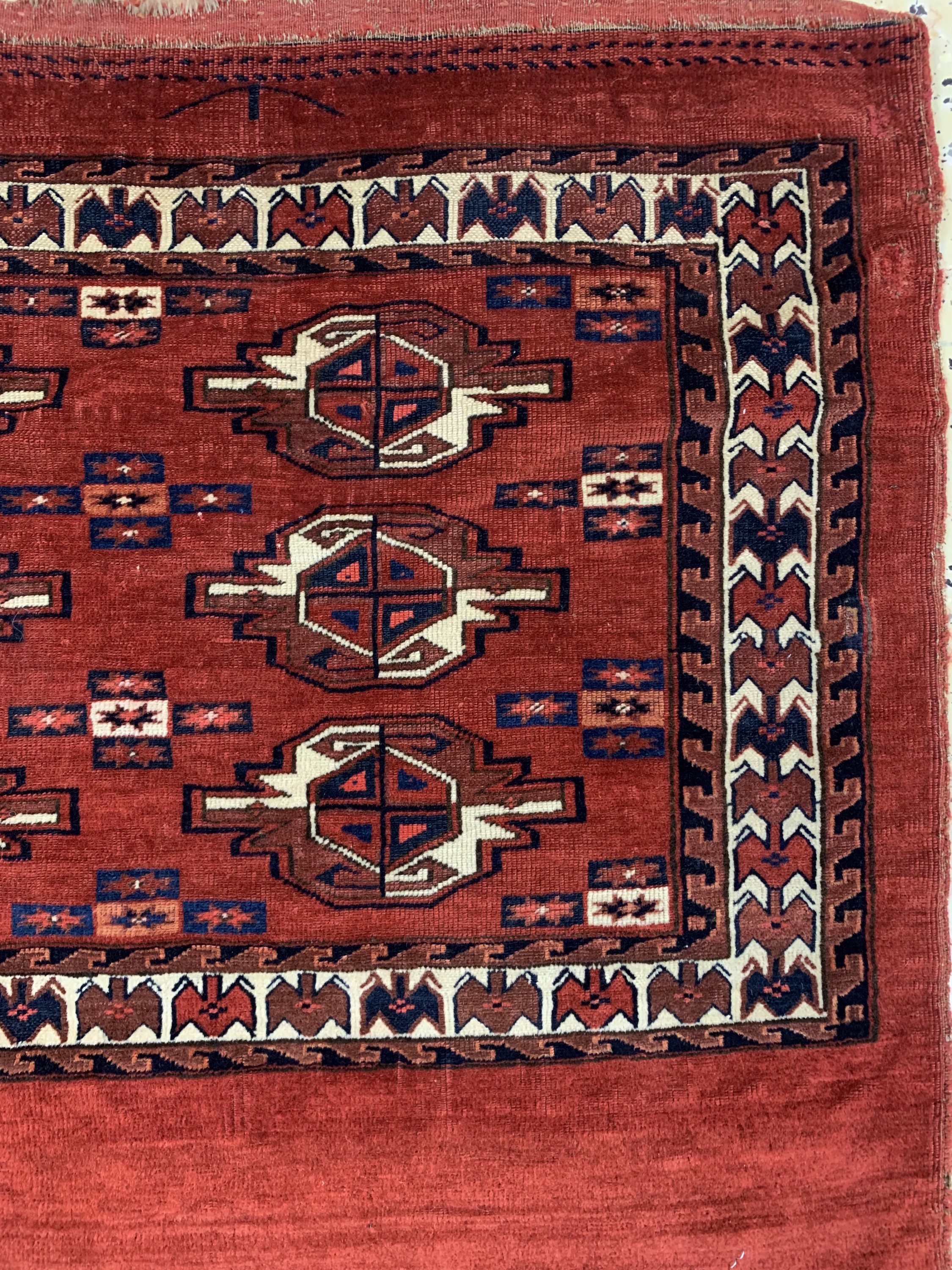 Detail b: Tschowal antik, Turkmenistan, um 1900, Wolle auf Wolle, ca. 123 x 81 cm, EHZ: 3