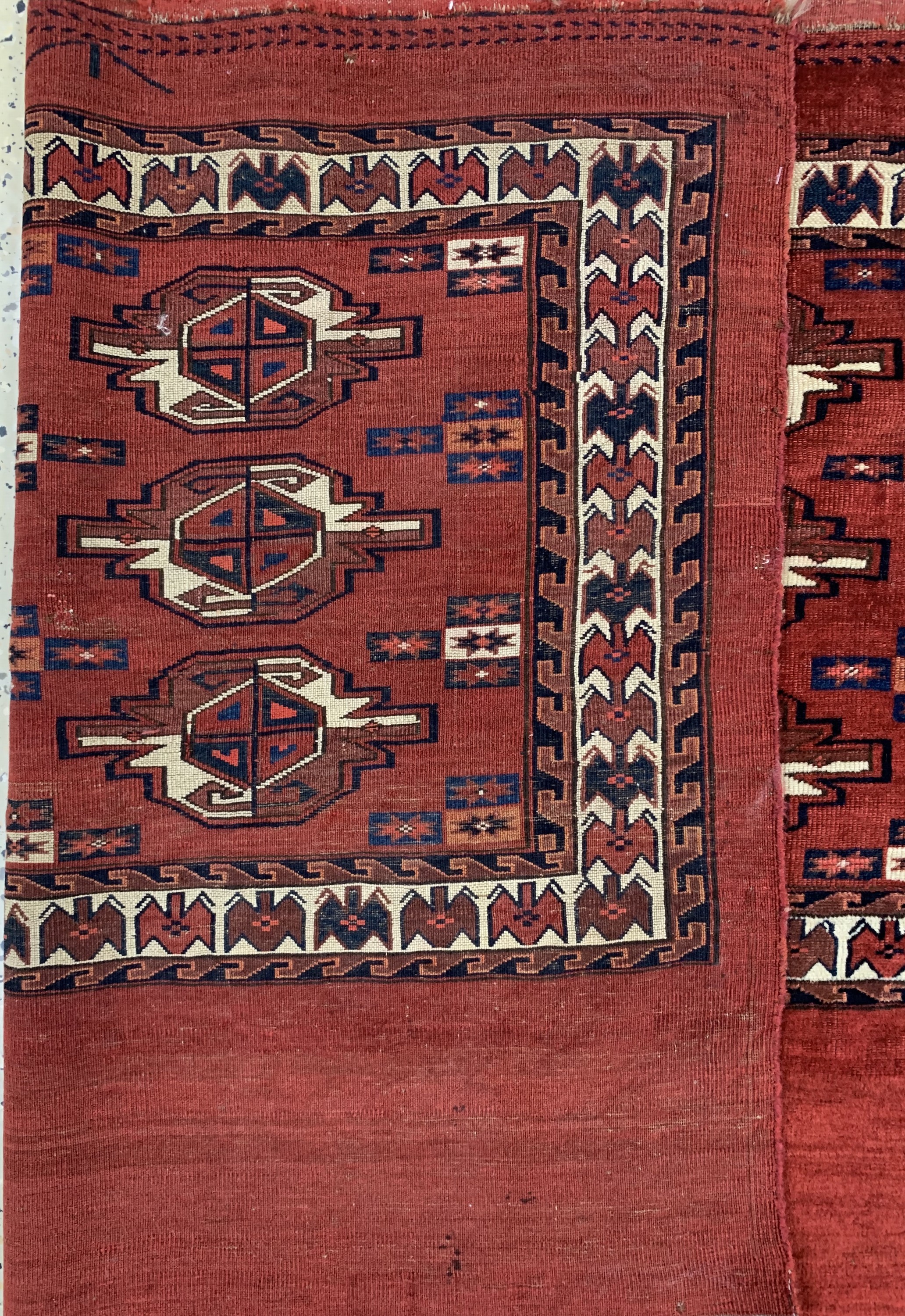 Detail d: Tschowal antik, Turkmenistan, um 1900, Wolle auf Wolle, ca. 123 x 81 cm, EHZ: 3