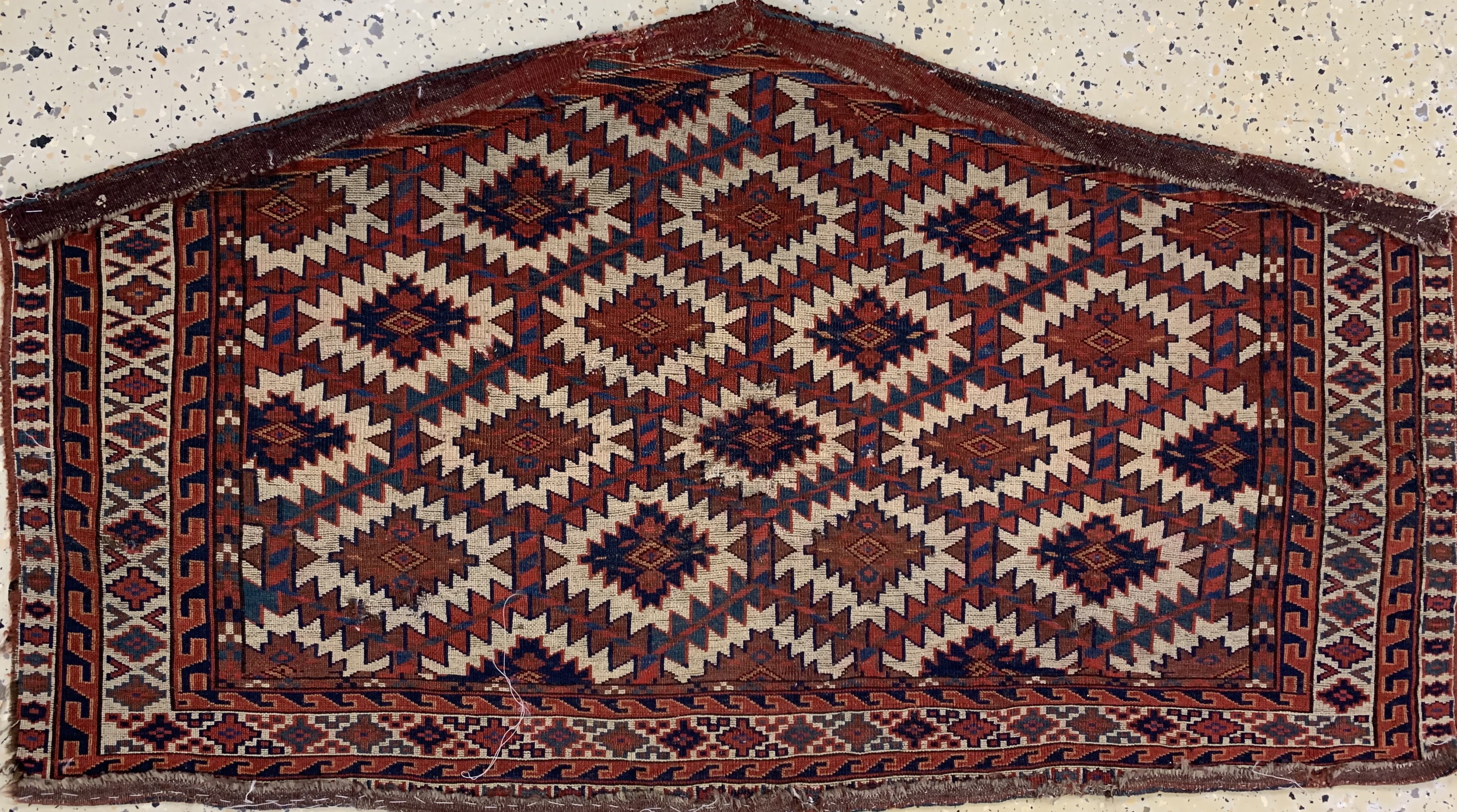 Detail c: Yomud"Asmalyk"antik, Turkmenistan, 19.Jhd, Wolle auf Wolle, ca. 120 x 67 cm, EHZ: 3-4