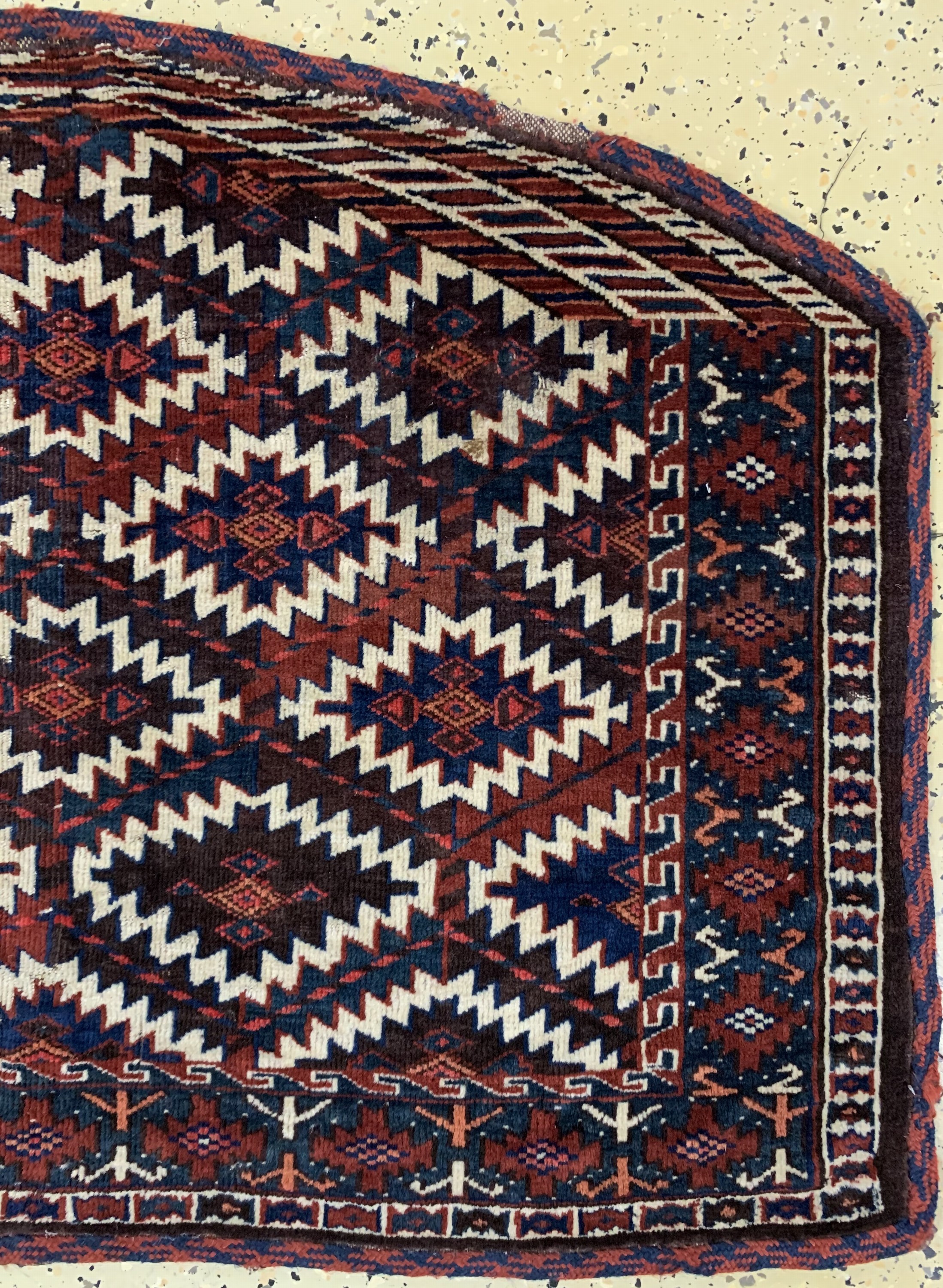 Detail a: Yomud"Asmalyk", Turkmenistan, um 1900, Wolle auf Wolle, ca. 108 x 74 cm, EHZ: 3-4