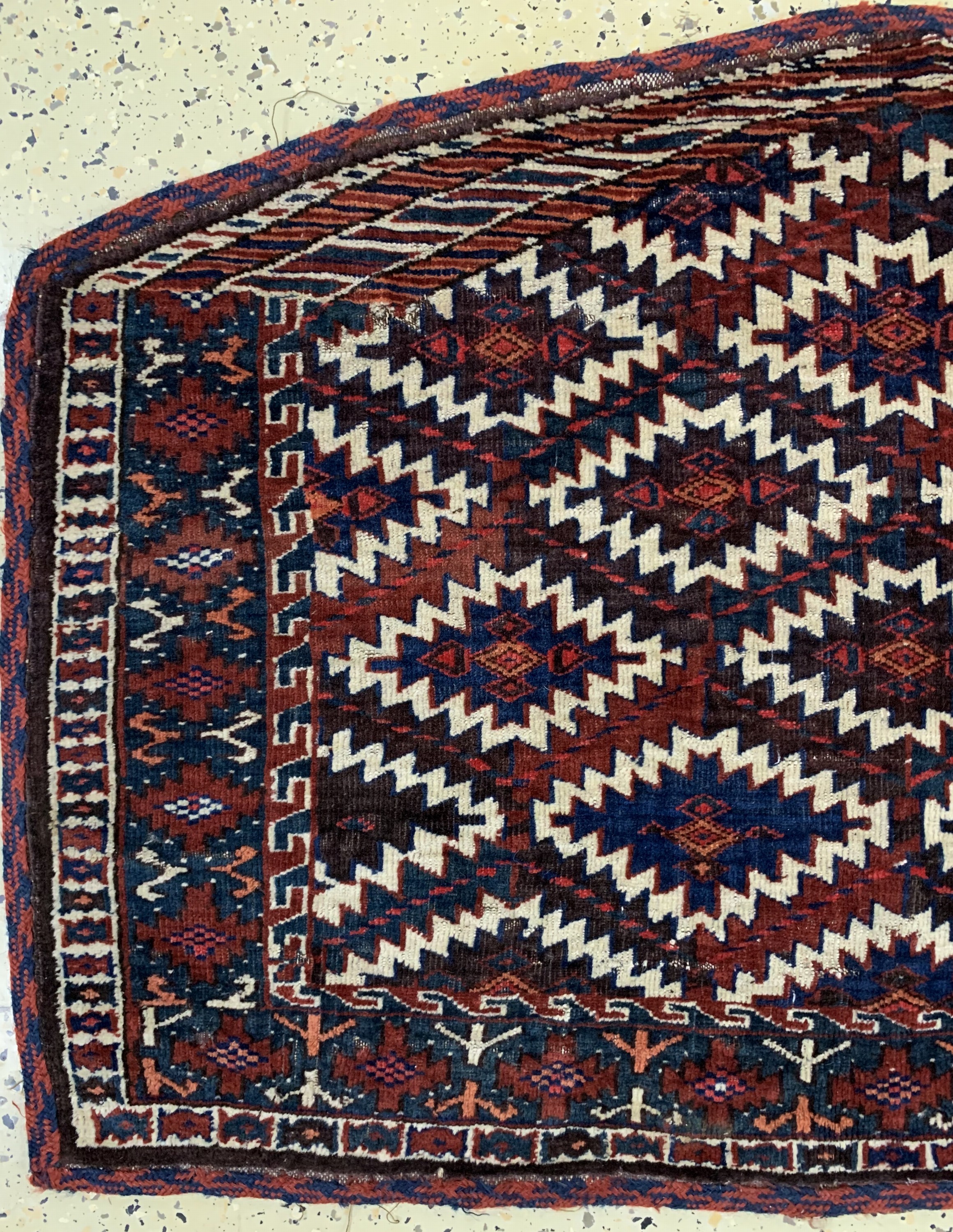 Detail b: Yomud"Asmalyk", Turkmenistan, um 1900, Wolle auf Wolle, ca. 108 x 74 cm, EHZ: 3-4