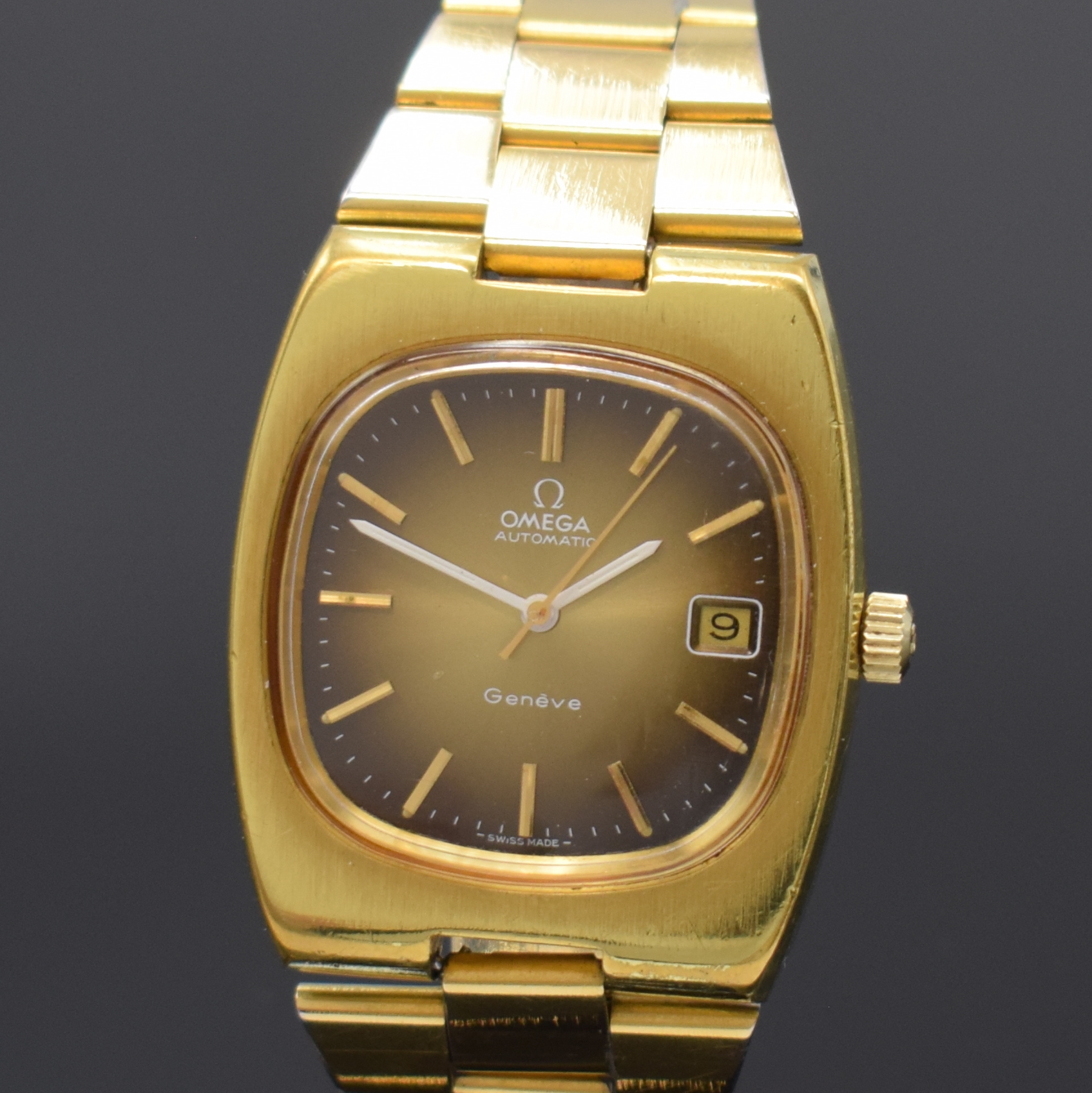 Detail a: OMEGA Herrenarmbanduhr Geneve Referenz 166.0191/366.0835, Automatik, Schweiz um 1974, verg. Metallgeh. inkl. orig. Gliederband (verg. teil. fehlend), ...