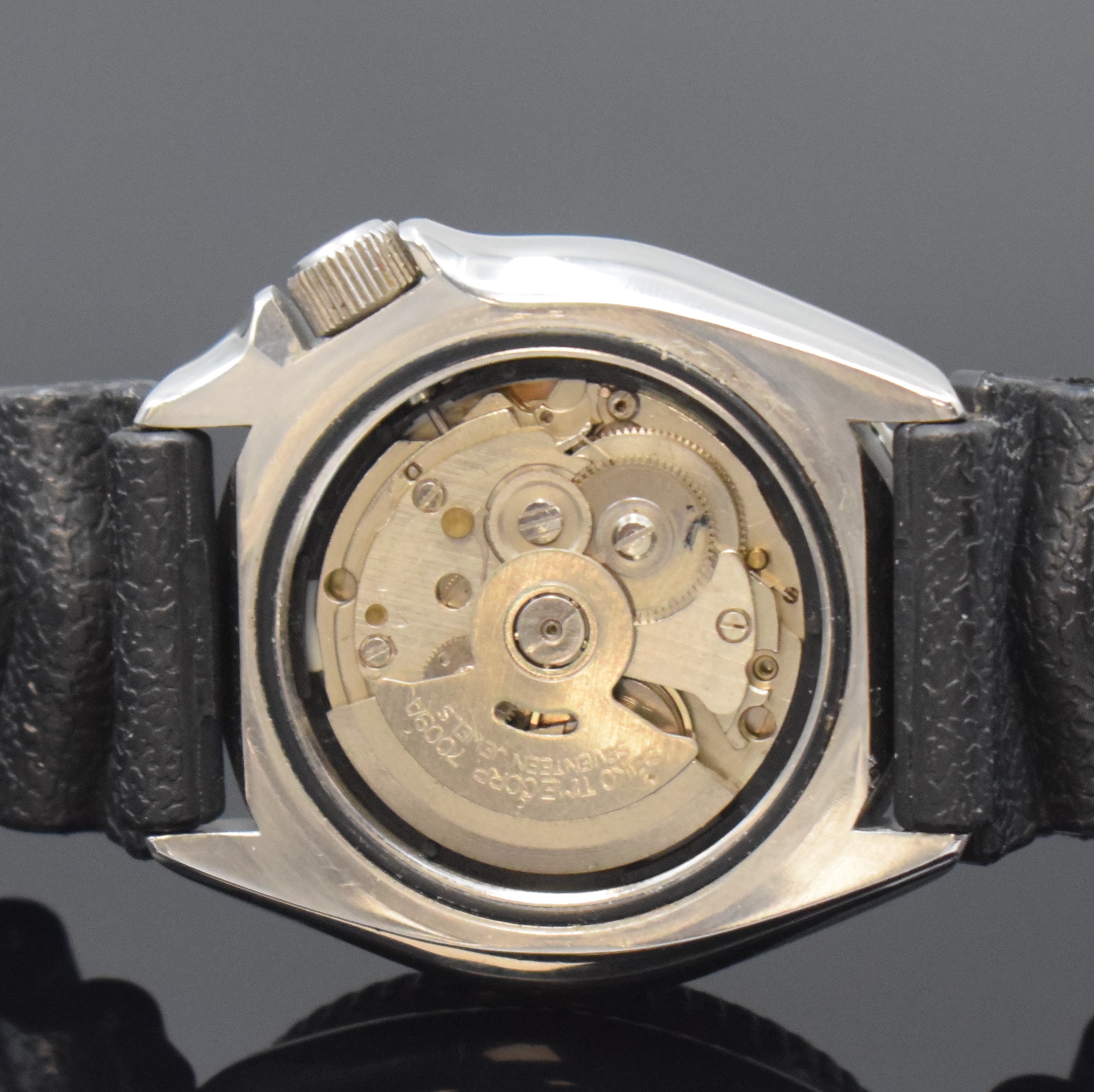Detail d: SEIKO Taucheruhr Scuba Diver´s Referenz 7002- 7000, Automatik, 1990er Jahre, massives verschr. Geh. in Edelstahl, beids. drehb. Lünette m. 60er ...