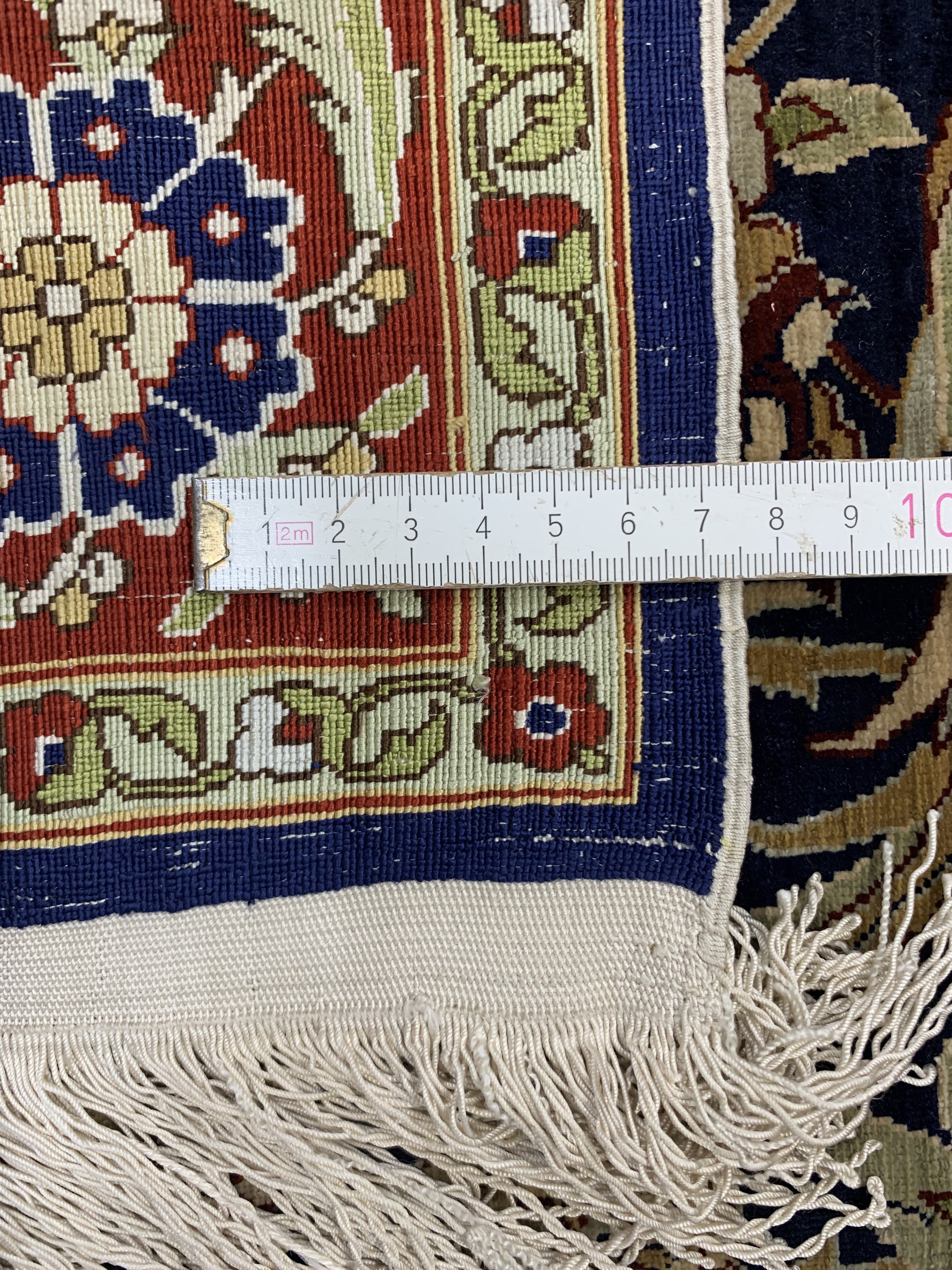 Detail f: Hereke Seide fein signiert, Türkei, Mitte 20.Jhd, reine Naturseide, ca. 107 x 78 cm, EHZ: 1-2