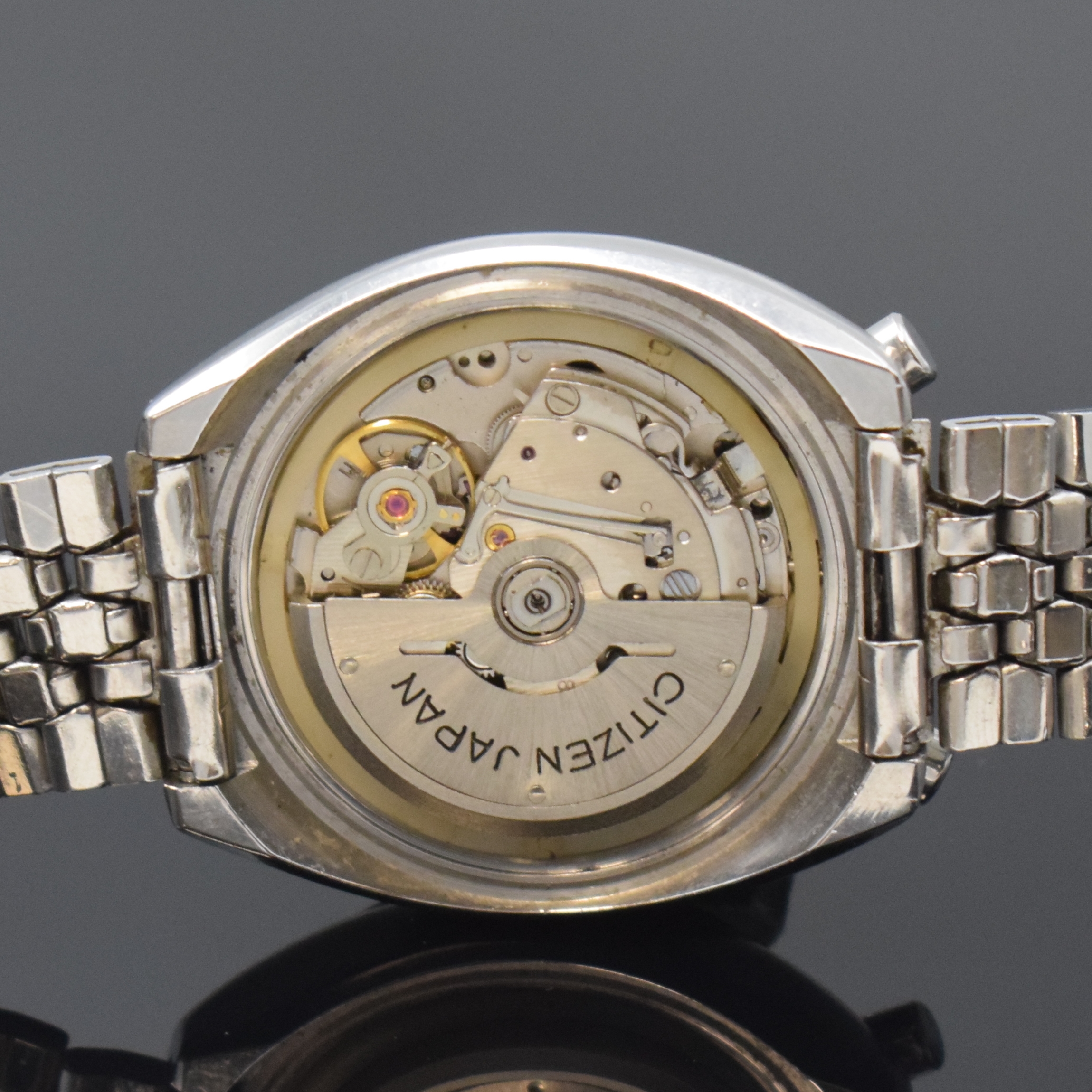 Detail e: CITIZEN Armbandchronograph mit Flyback sog. Bullhead Referenz 4-901177 K, Japan um 1970, Automatik, Stahlgeh. inkl. orig. Gliederband m. Faltschl., ...
