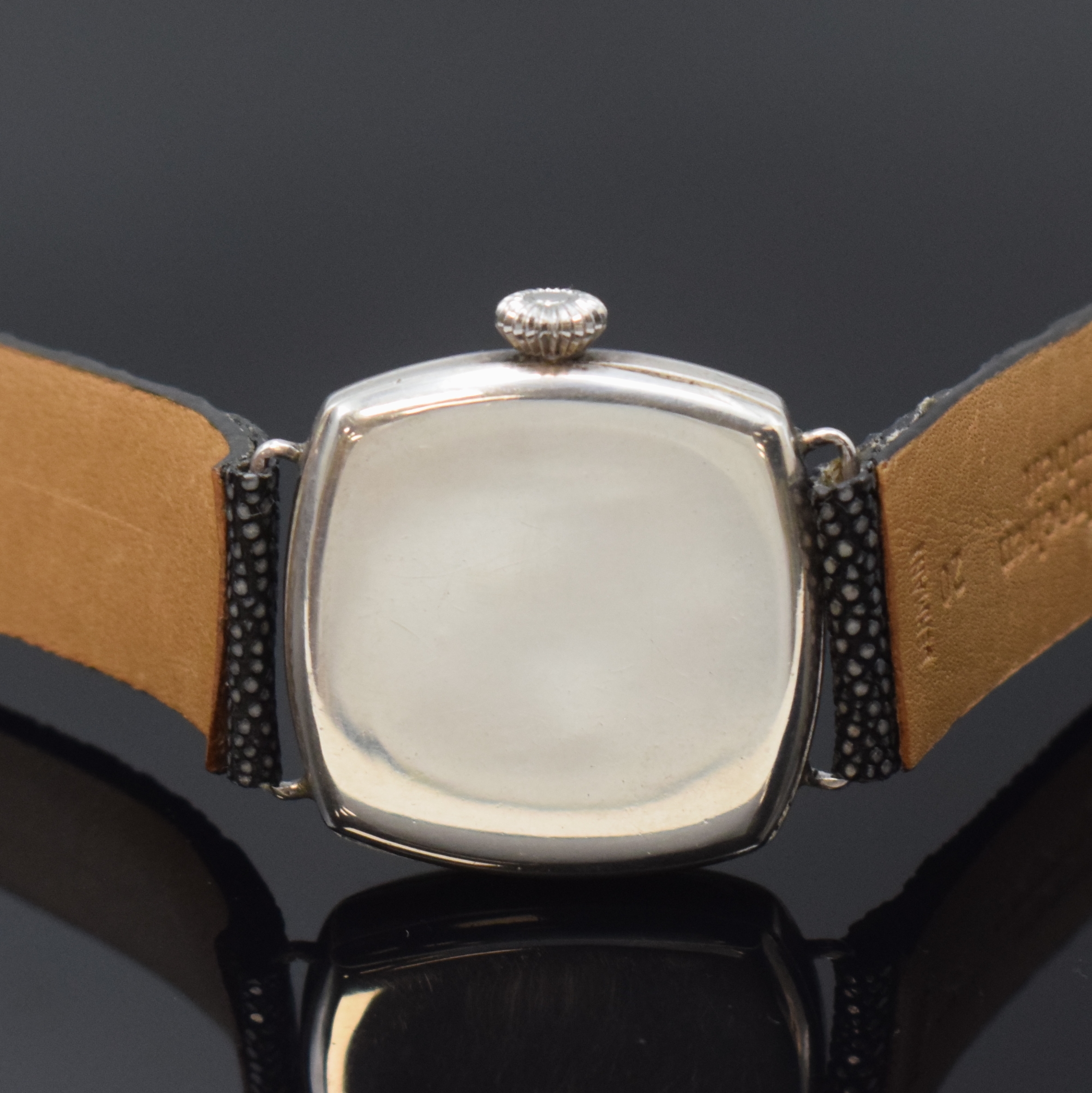 Detail c: CORTEBERT Armbanduhr in 935er Silber, Handaufzug, Schweiz um 1930, 3-teil., kissenförm. Geh., Boden und Glasrand aufgedr., orig. Duoton-Zifferbl. m. ...
