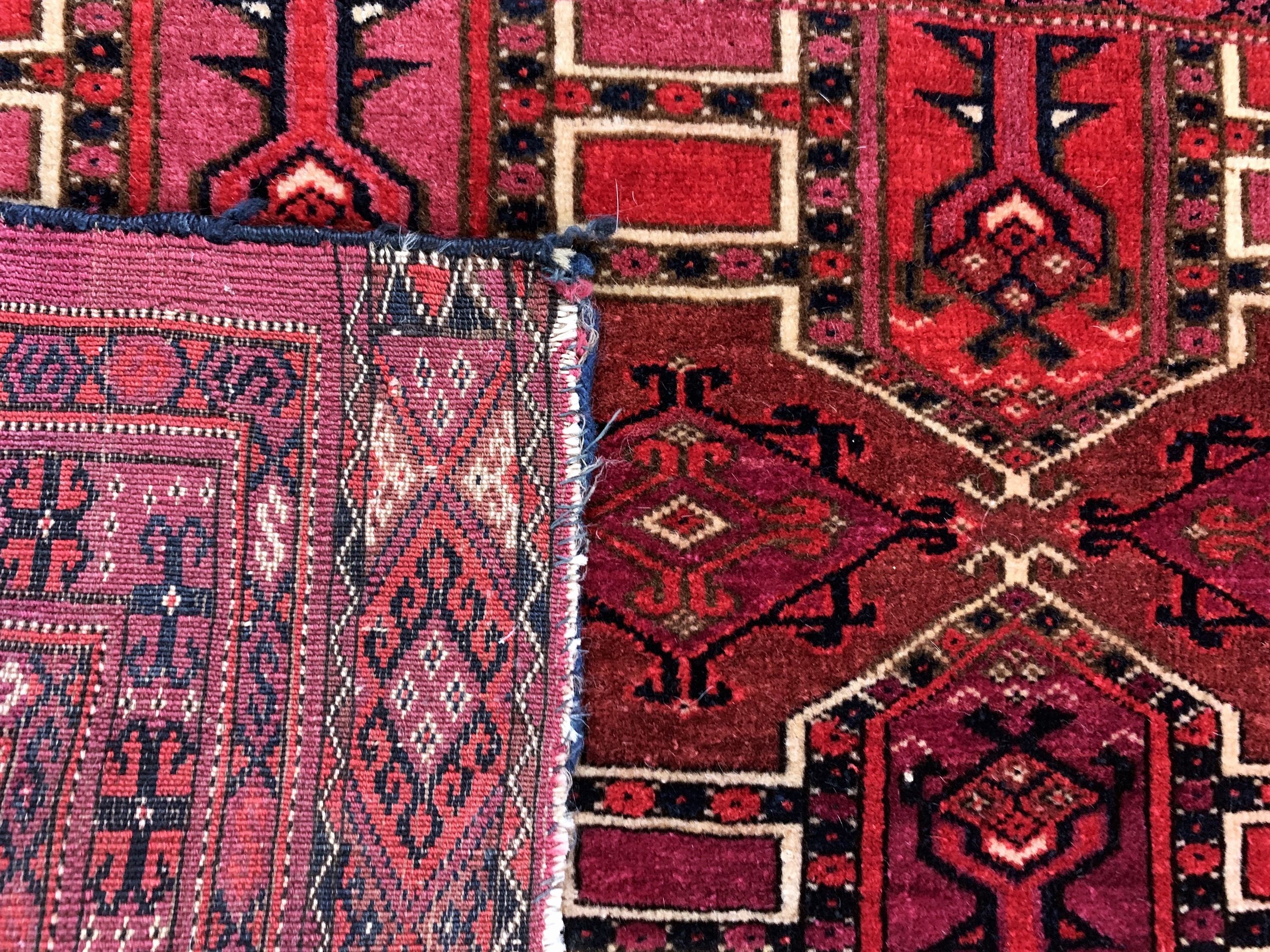 Detail c: 2 lots Torba, Turkmenistan, 19.Jhd., Wolle auf Wolle, ca. 127 x 50 cm, 93 x 30cm, EHZ: 3