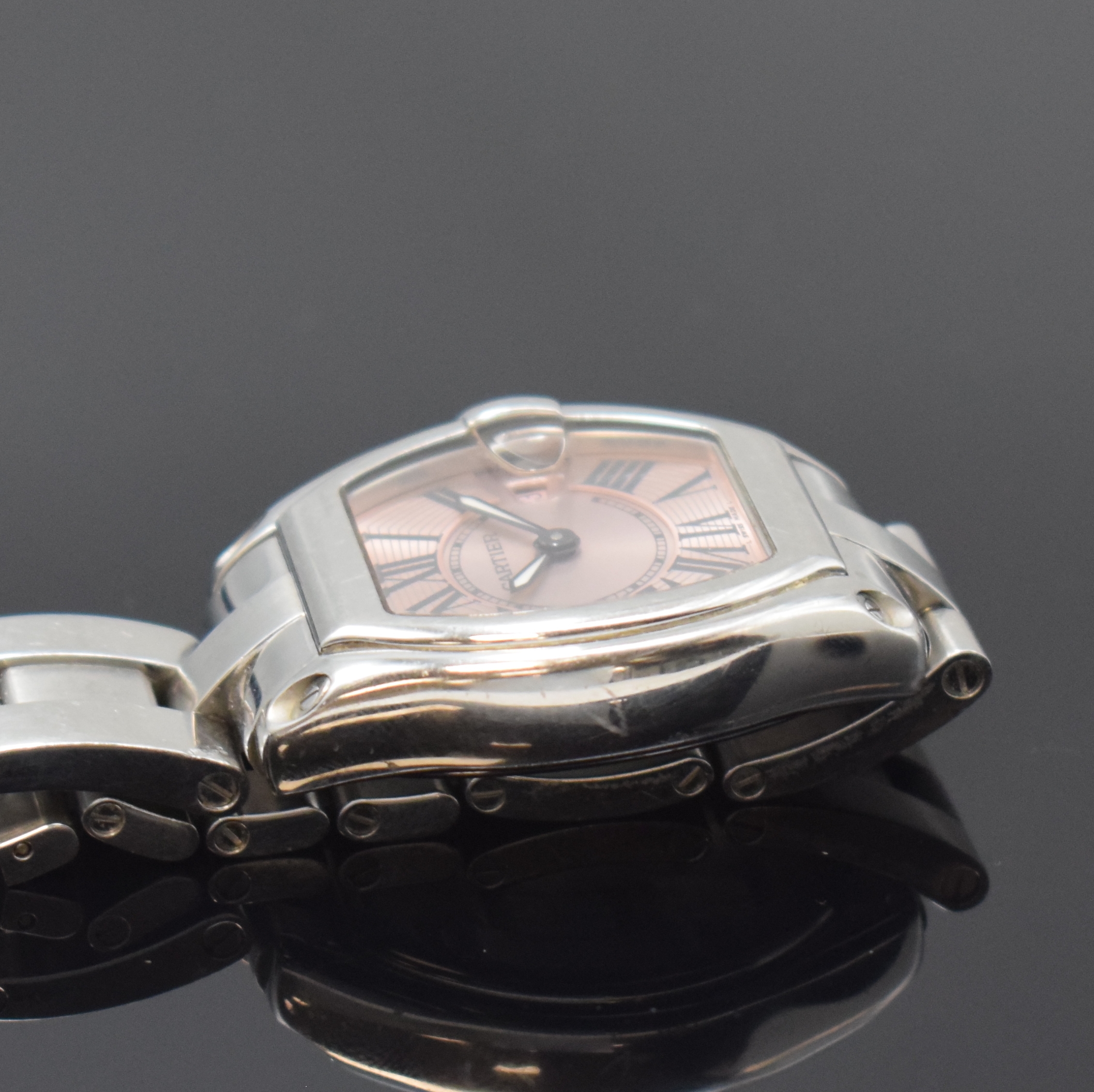 Detail d: CARTIER Roadster Damenarmbanduhr Referenz 2675, Schweiz um 2005, quarz, Edelstahlgeh. inkl. orig. Gliederband m. dopp. Faltschl., Boden 4-fach ...