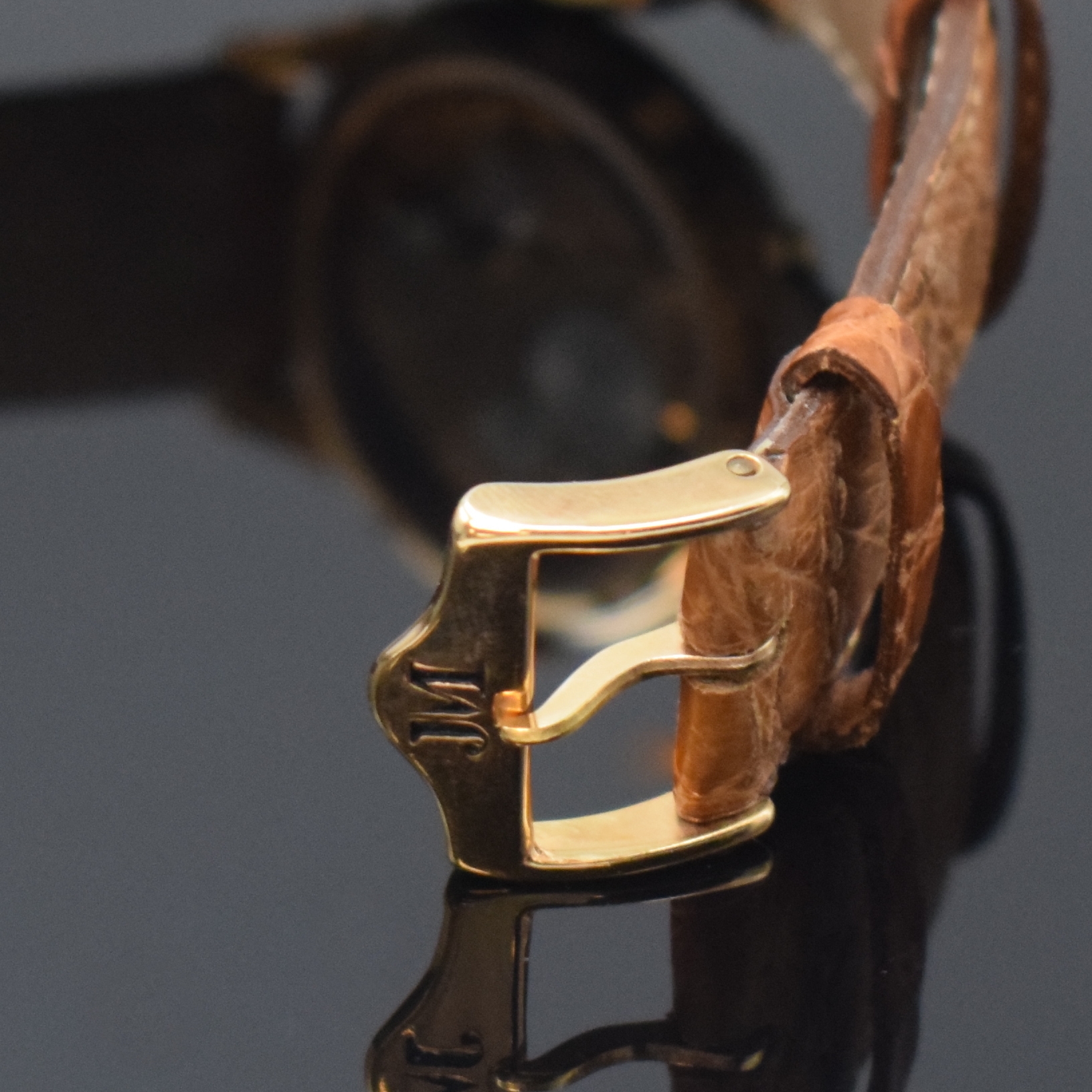 Detail b: JEAN MARCEL Armbanduhr in RoseG 750/000, Schweiz um 1990, Handaufzug, beids. vergl. Geh., neutr. Lederband m. orig. verg. Dornschl., cremefarb. ...