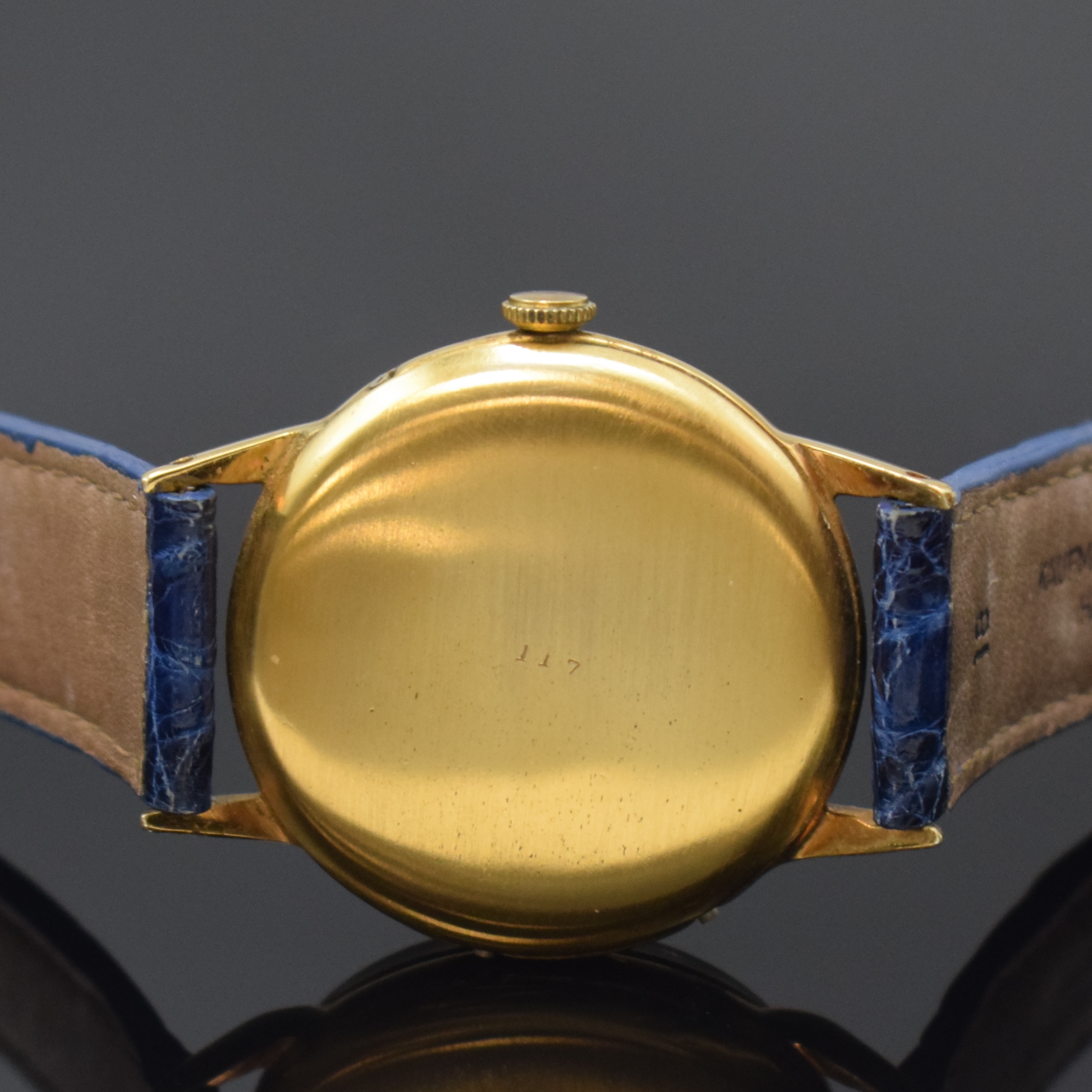 Detail d: LABOR Herrenarmbanduhr mit Vollkalender Kaliber Valjoux 90, Schweiz um 1950, Handaufzug, verg. Geh., Boden aufgedr., Korrekturdr. seitl. im Geh. ...