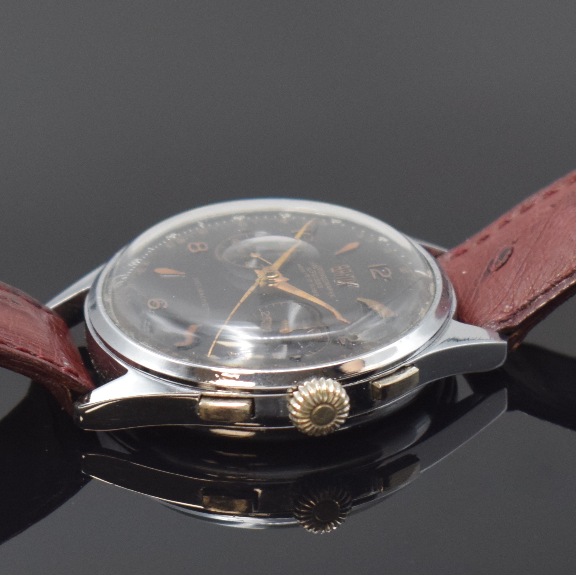Detail b: BRITIX / CHRONOGRAPHE SUISSE verchromte Herrenarmbanduhr mit Chronograph, Handaufzug Schweiz um 1950, Boden und Glasrand aufgedr., schwarzes ...