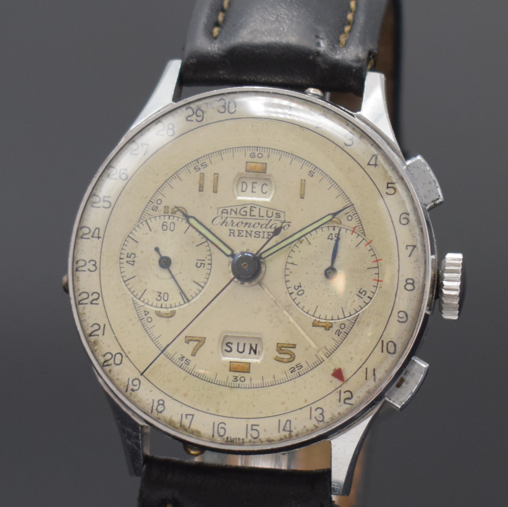 Detail a: ANGELUS Chronodato Rensie Herrenarmbanduhr mit Schaltradchronograph und Kalenderanzeige, Schweiz um 1945, 3-teil. Edelstahlgeh., Boden und Glasrand ...