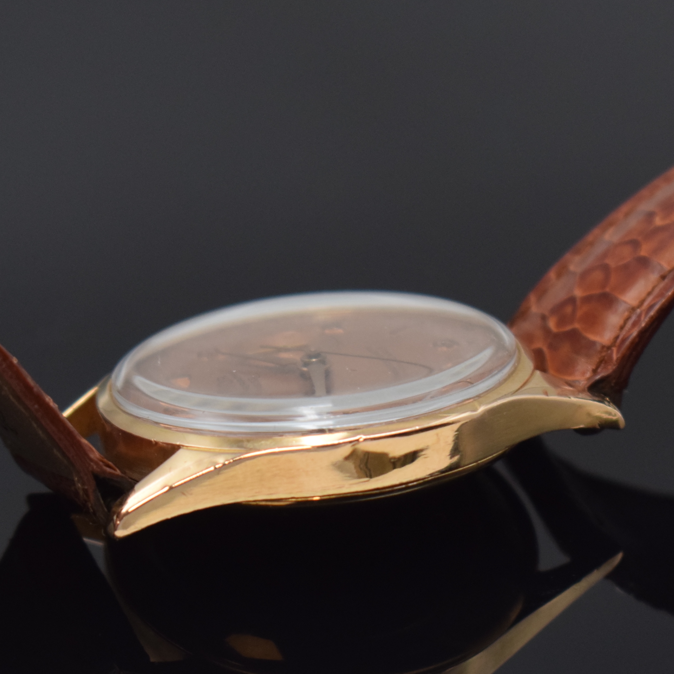 Detail c: ULTIMOR/CHRONOGRAPHE SUISSE Herrenarmbanduhr mit Chronograph in RG 750/000, Schweiz um 1945, Handaufzug, 2-teil. Geh. dell., kupferfarb. Zifferbl. ...