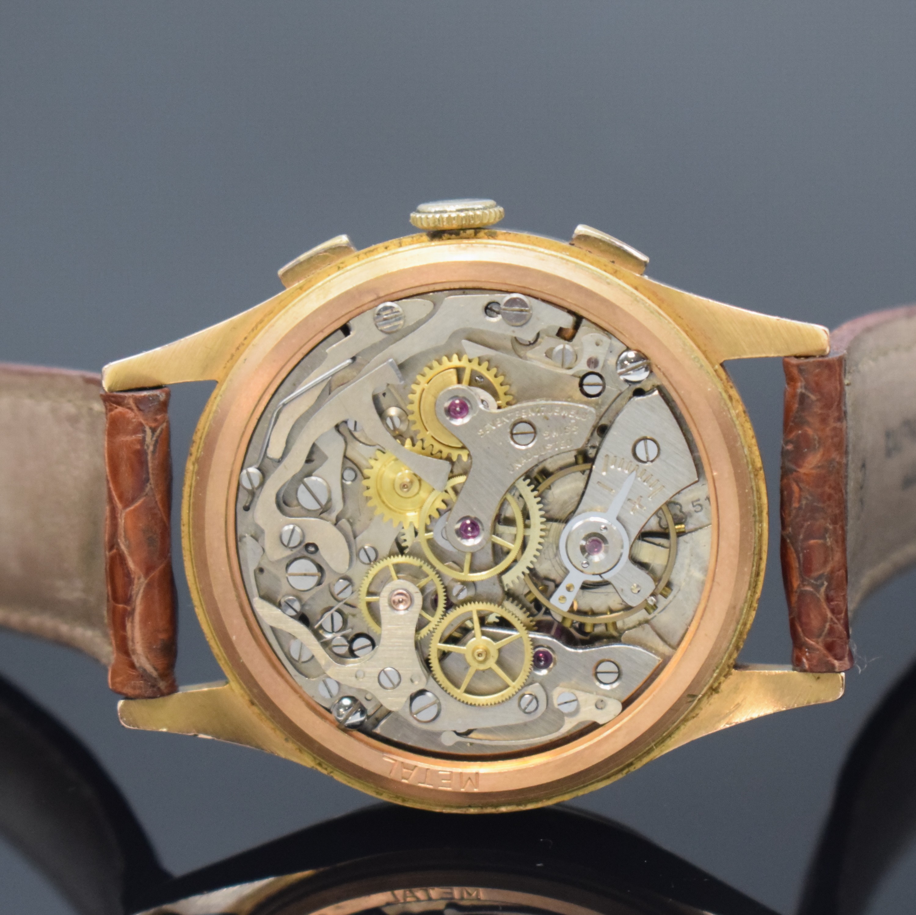 Detail e: ULTIMOR/CHRONOGRAPHE SUISSE Herrenarmbanduhr mit Chronograph in RG 750/000, Schweiz um 1945, Handaufzug, 2-teil. Geh. dell., kupferfarb. Zifferbl. ...