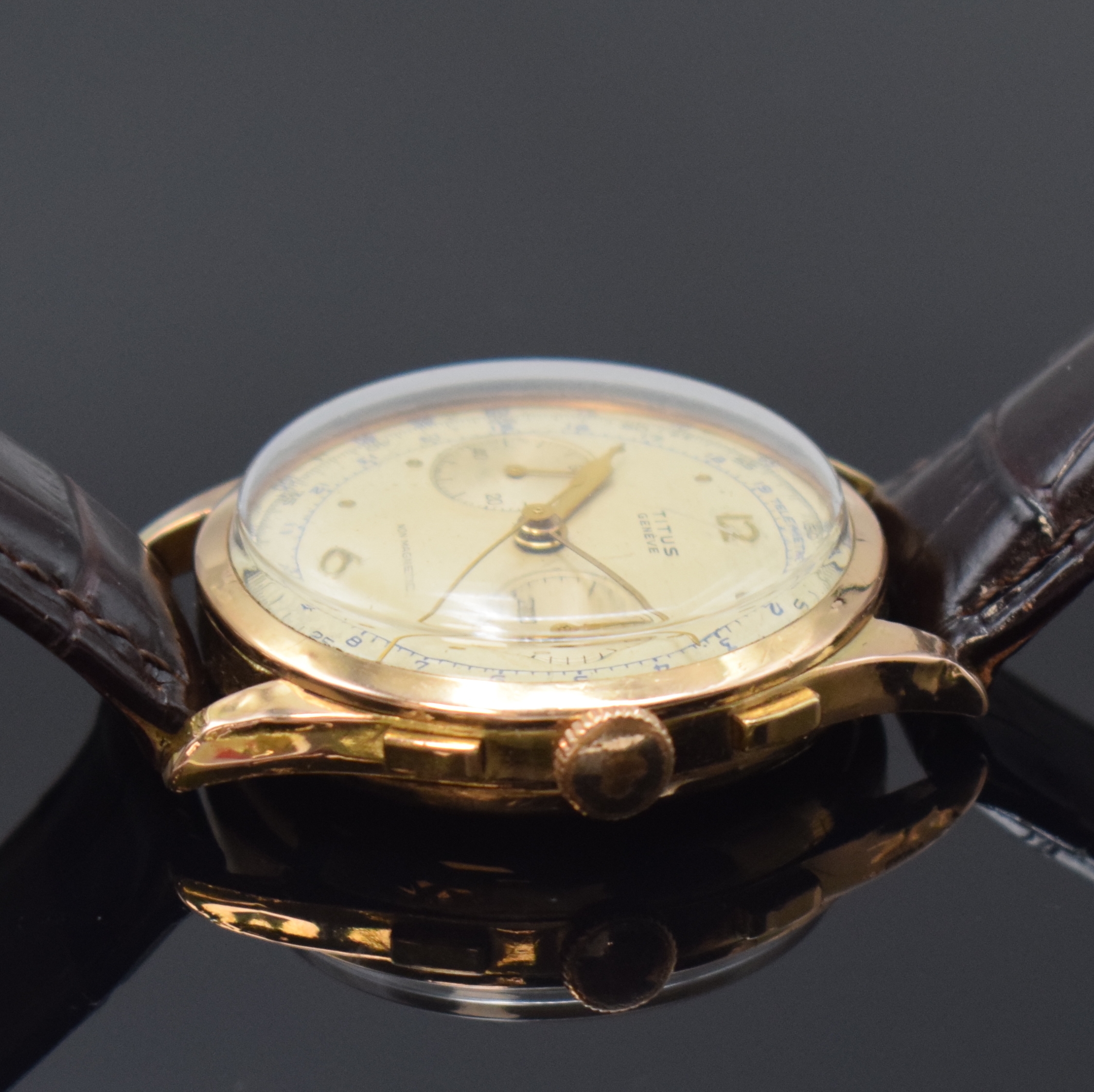 Detail b: TITUS Herrenarmbanduhr mit Chronograph in RG 750/000, Schweiz um 1950, Handaufzug, 3- teil. Geh. dell., Boden und Glasrand aufgedr., verg. Cuv., ...