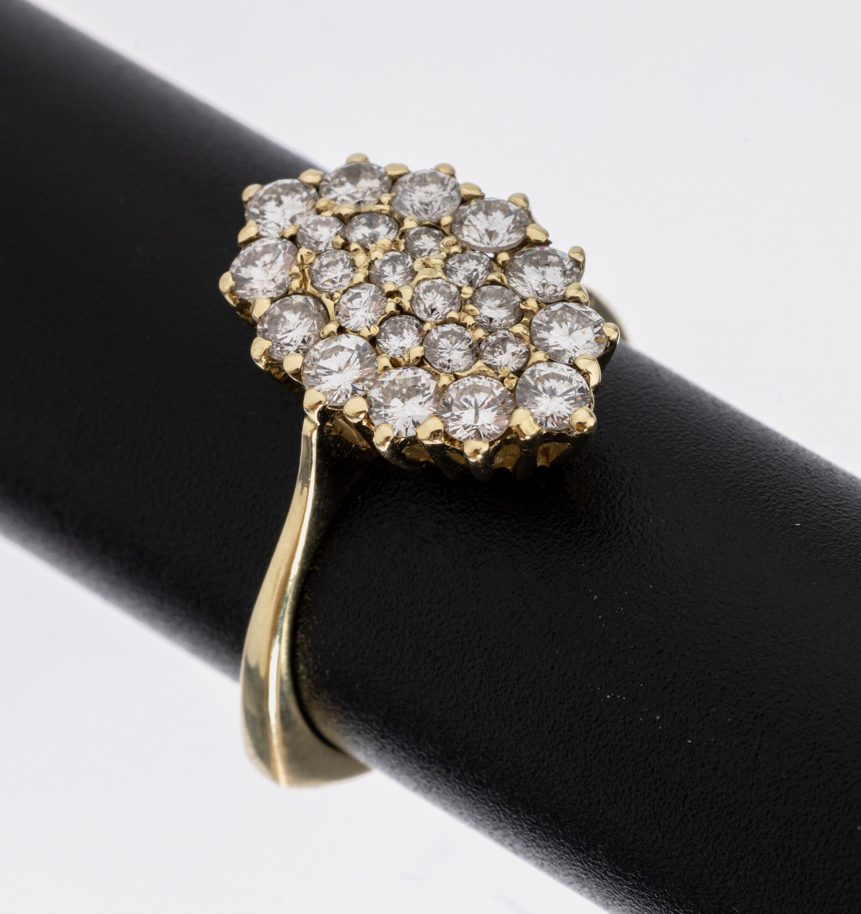 14 kt Gold Brillant-Ring, GG 585/000, 24 Brillanten zus. ca. 1.01 ct (grav.) feines Weiß-Weiß/p, RW 54, ca. 3.5 g