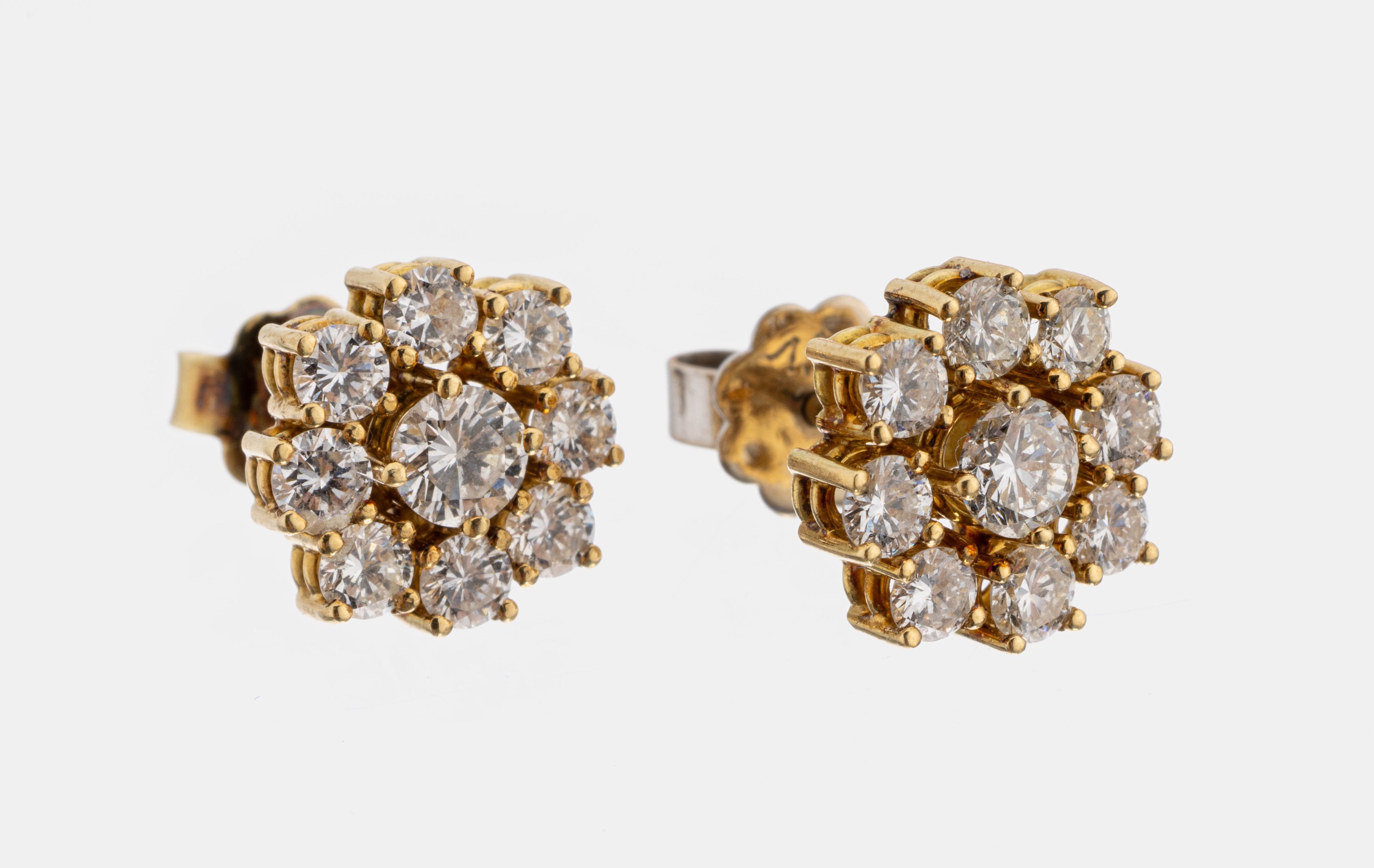 Paar 14 kt Gold Brillant-Ohrstecker, GG 585/000 gepr., 18 Brillanten zus. ca. 1.10 ct feines Weiß-Weiß/si-p, 1 Brisur WG, ca. 3.4 g