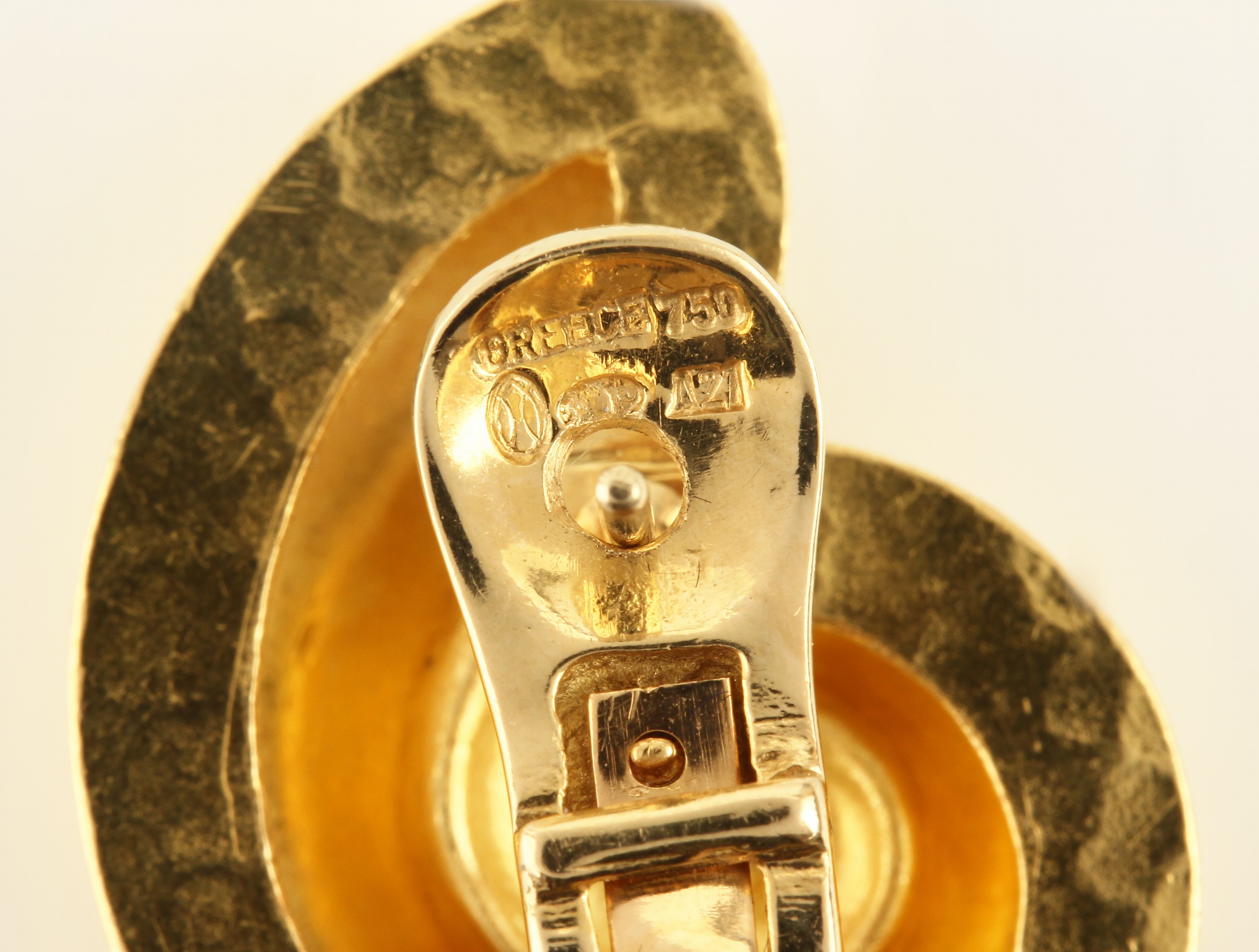 Detail d: Paar 18 kt Gold ILIAS LALAOUNIS Ohrstecker, GG 750/000, Arbeit des bekannten griechischen Goldschmieds, zu seinen Kunden gehörten u.a. Jackie ...