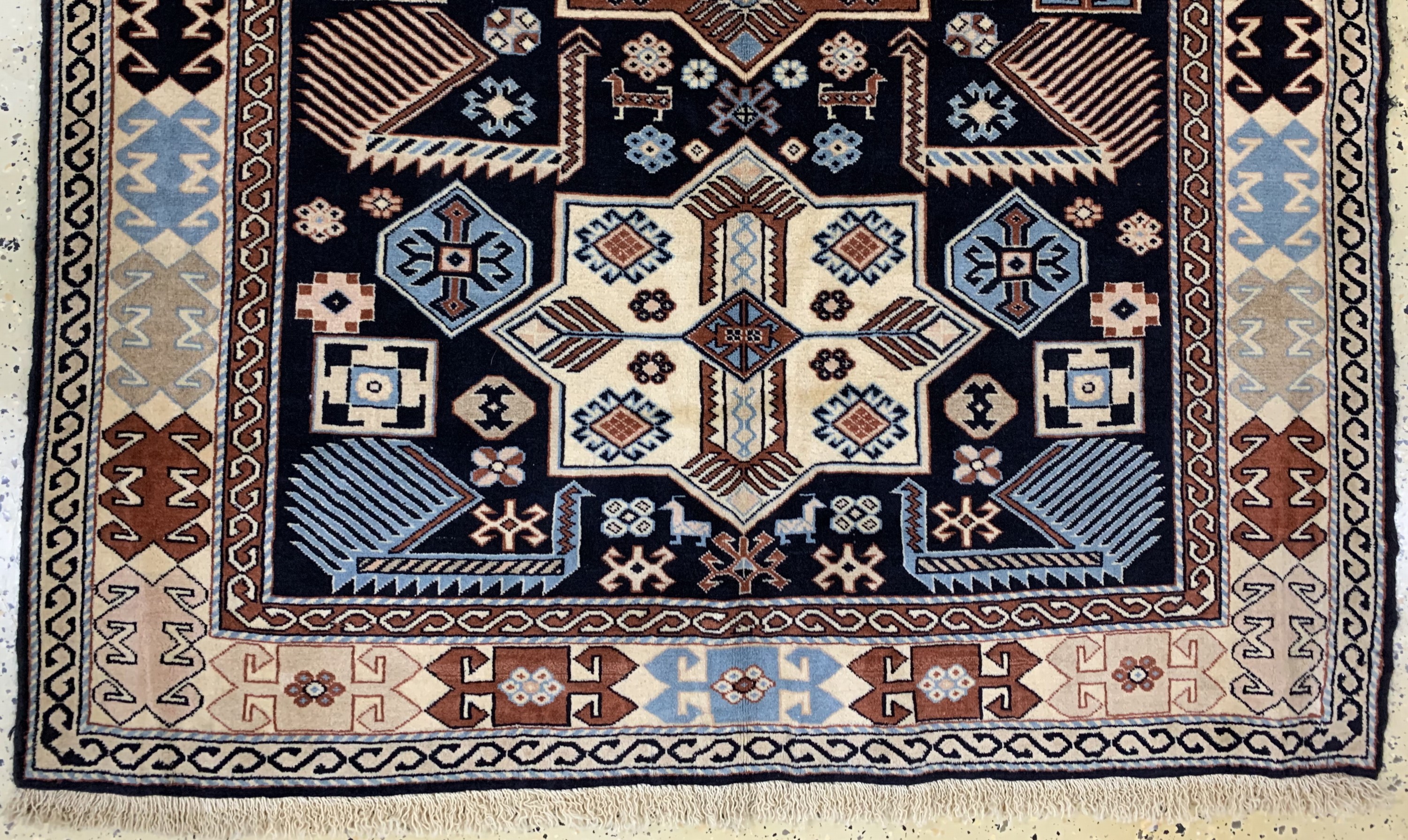 Detail c: Ghochan fein, Persien, Neuwertig, Wolle aufWolle, ca. 177 x 137 cm, EHZ: 2
