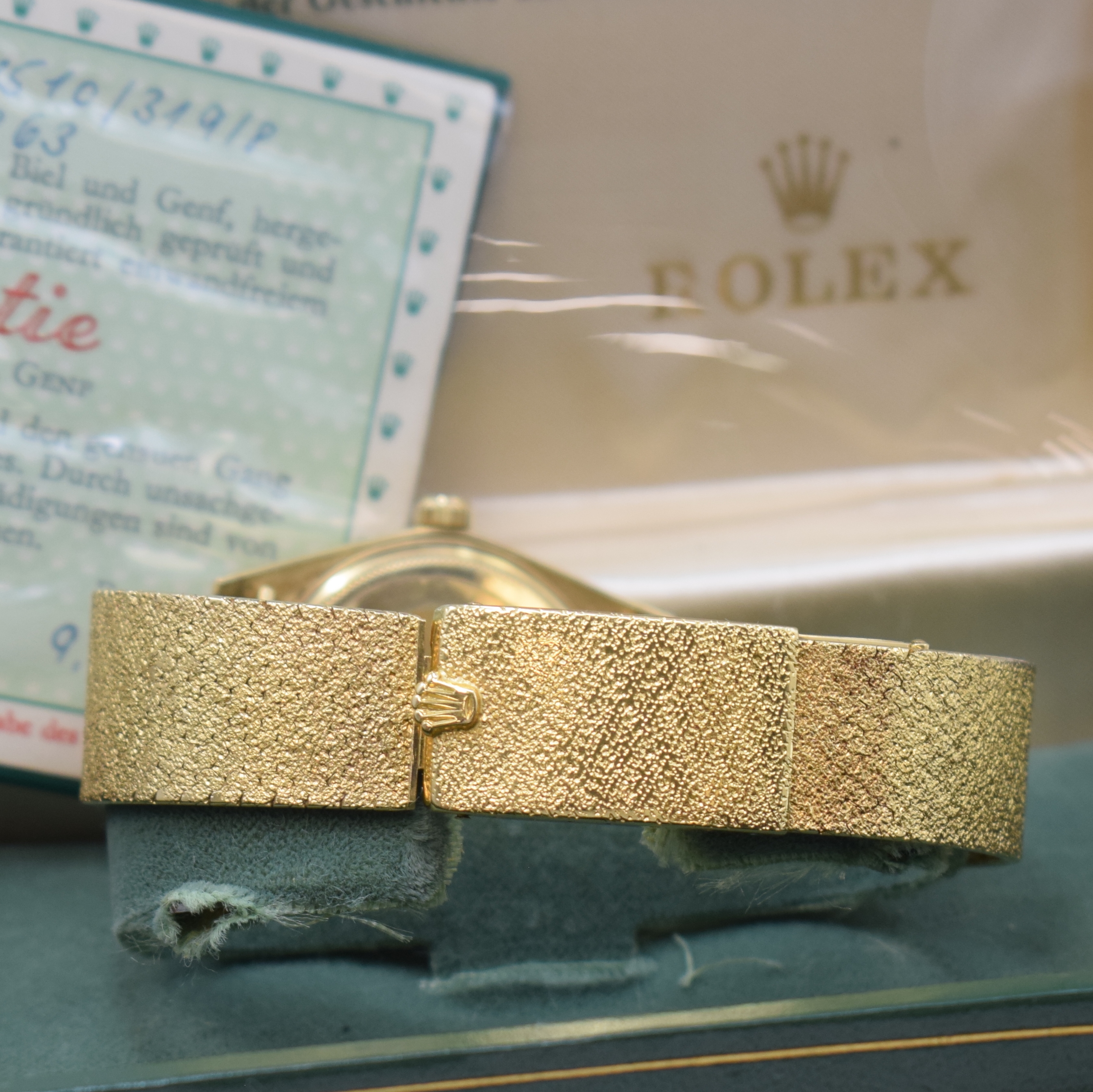 Detail b: ROLEX Datejust seltene Armbanduhr in GG 750/000 mit original Etui, Garantieschein, Oyster Schaufensterschild, Kaufrechnung und Anleitung, Referenz ...