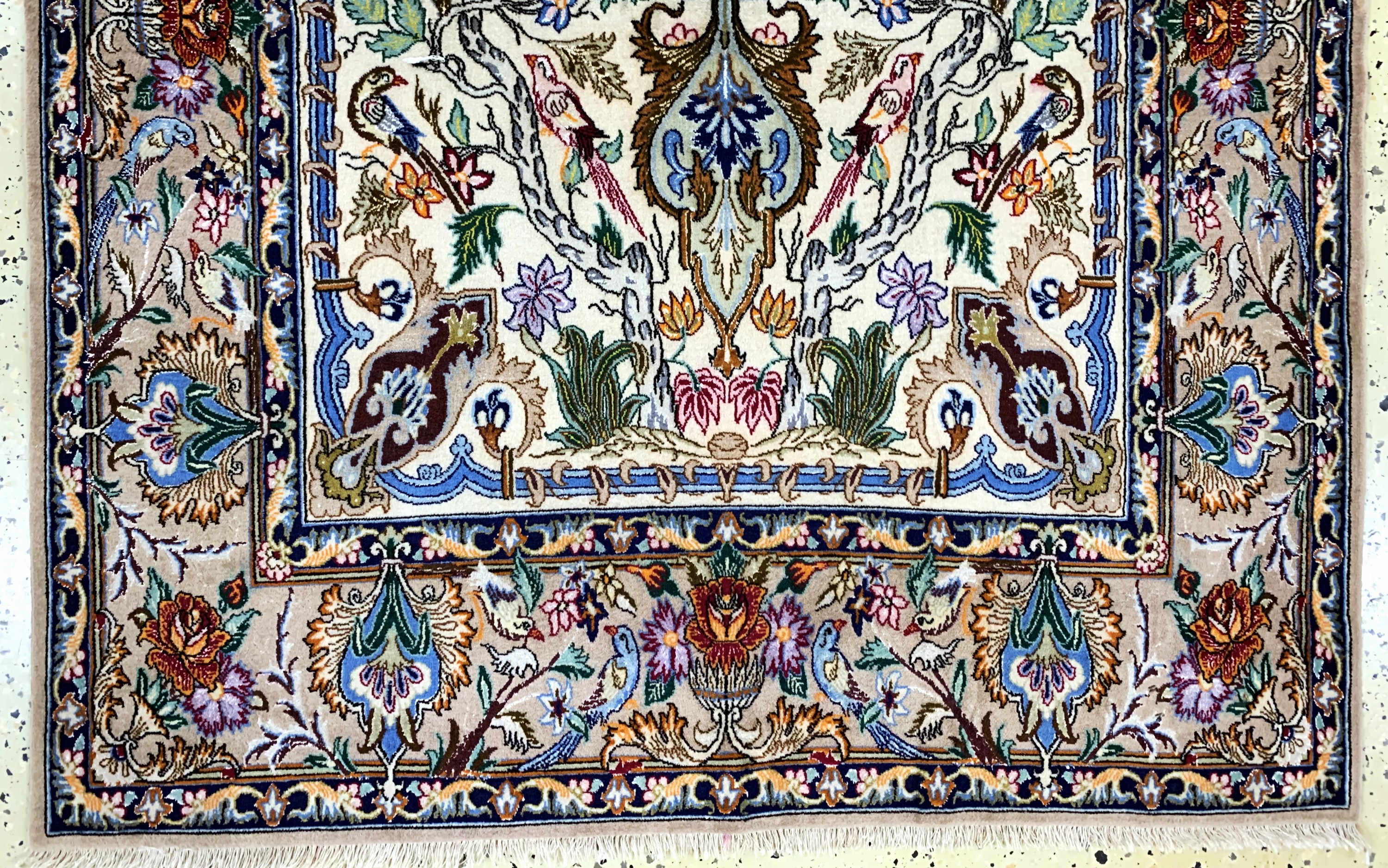 Detail c: Esfahan fein, Persien, Mitte 20.Jhd, Korkwolle mit und auf Seide, ca. 181 x 112 cm,ca. 1,0 Mio. Kn/qm, EHZ: 2