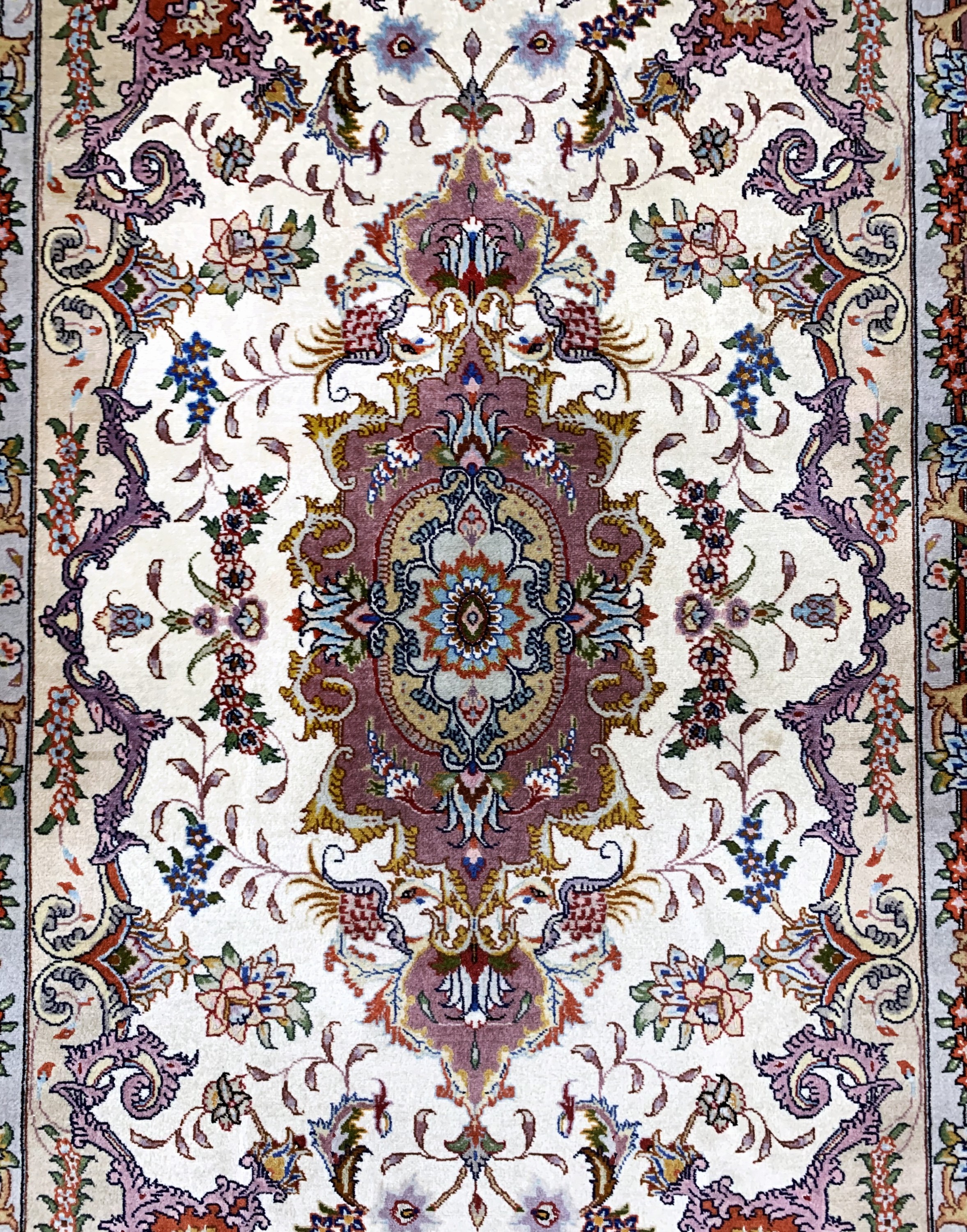Detail b: Täbriz fein(50 Raj), Persien, Mitte 20.Jhd,Korkwolle mit Seide, ca. 153 x 102 cm, EHZ: 2