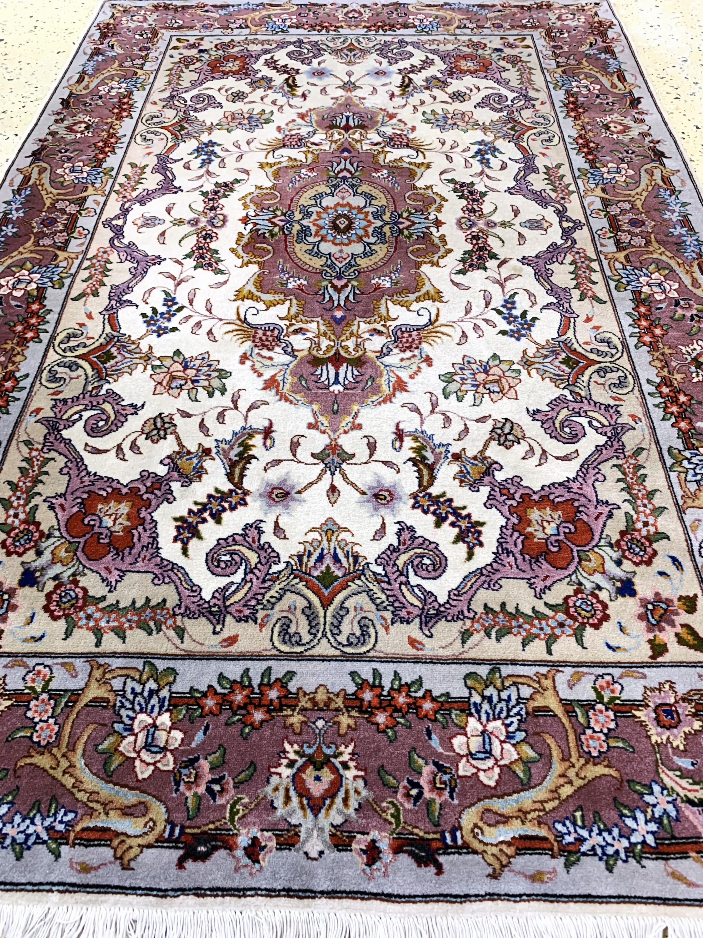 Detail d: Täbriz fein(50 Raj), Persien, Mitte 20.Jhd,Korkwolle mit Seide, ca. 153 x 102 cm, EHZ: 2