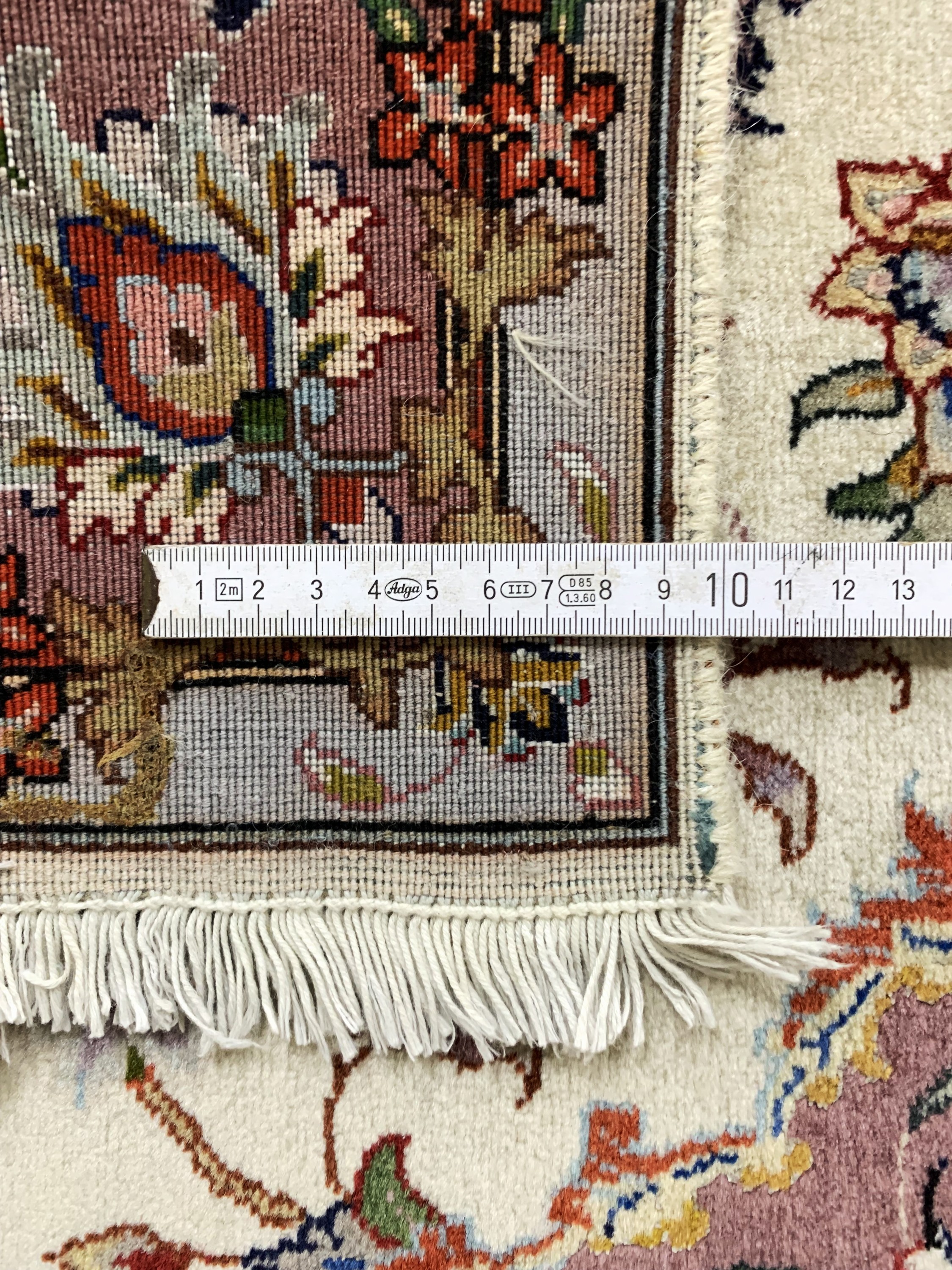 Detail e: Täbriz fein(50 Raj), Persien, Mitte 20.Jhd,Korkwolle mit Seide, ca. 153 x 102 cm, EHZ: 2