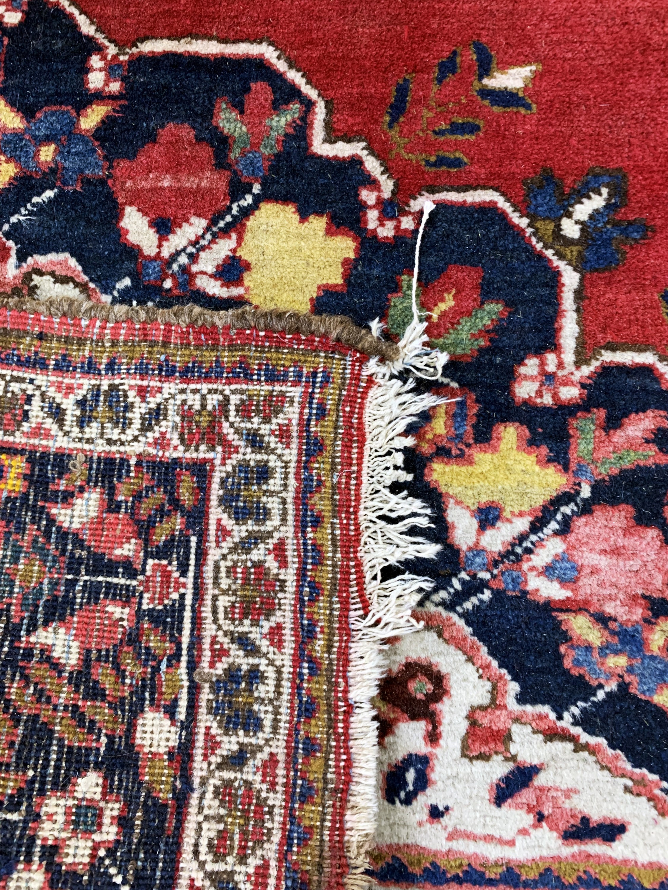 Detail e: Heriz alt, Persien, Anfang 20.Jhd, Wolle auf Baumwolle, ca. 210 x 150 cm, Reinigungsbedürftig, EHZ: 2-3