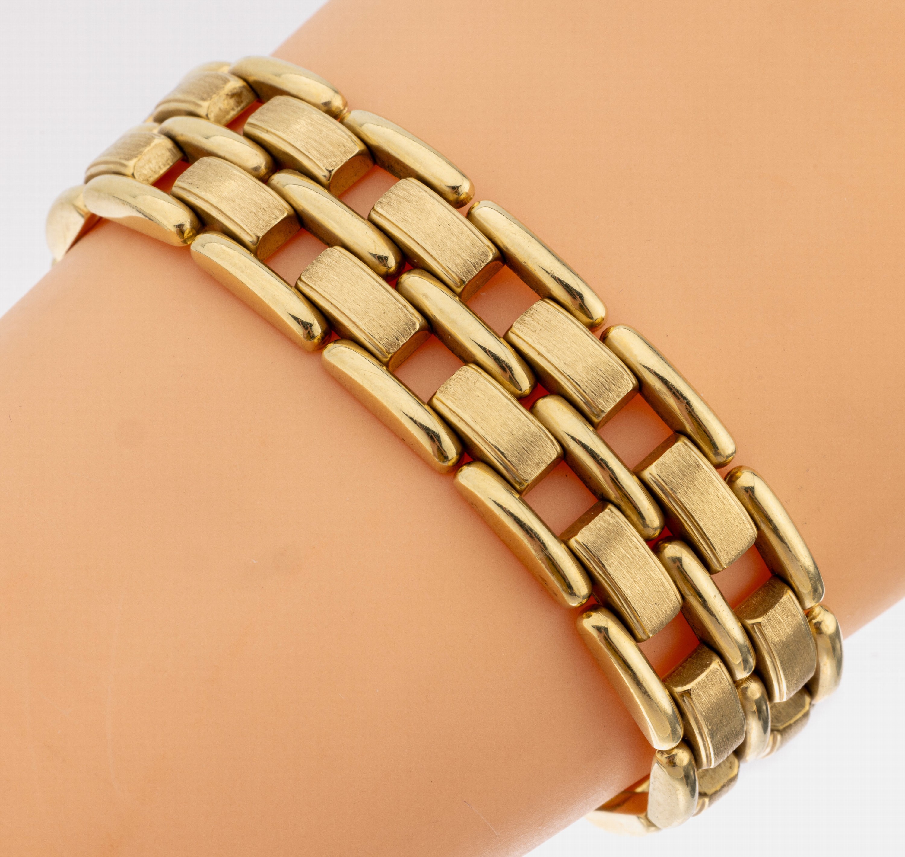 14 kt Gold Armband, GG 585/000, ca. 36.7 g, L. ca. 19.5 cm, Kastenschloss mit 2 Sicherheitsachten