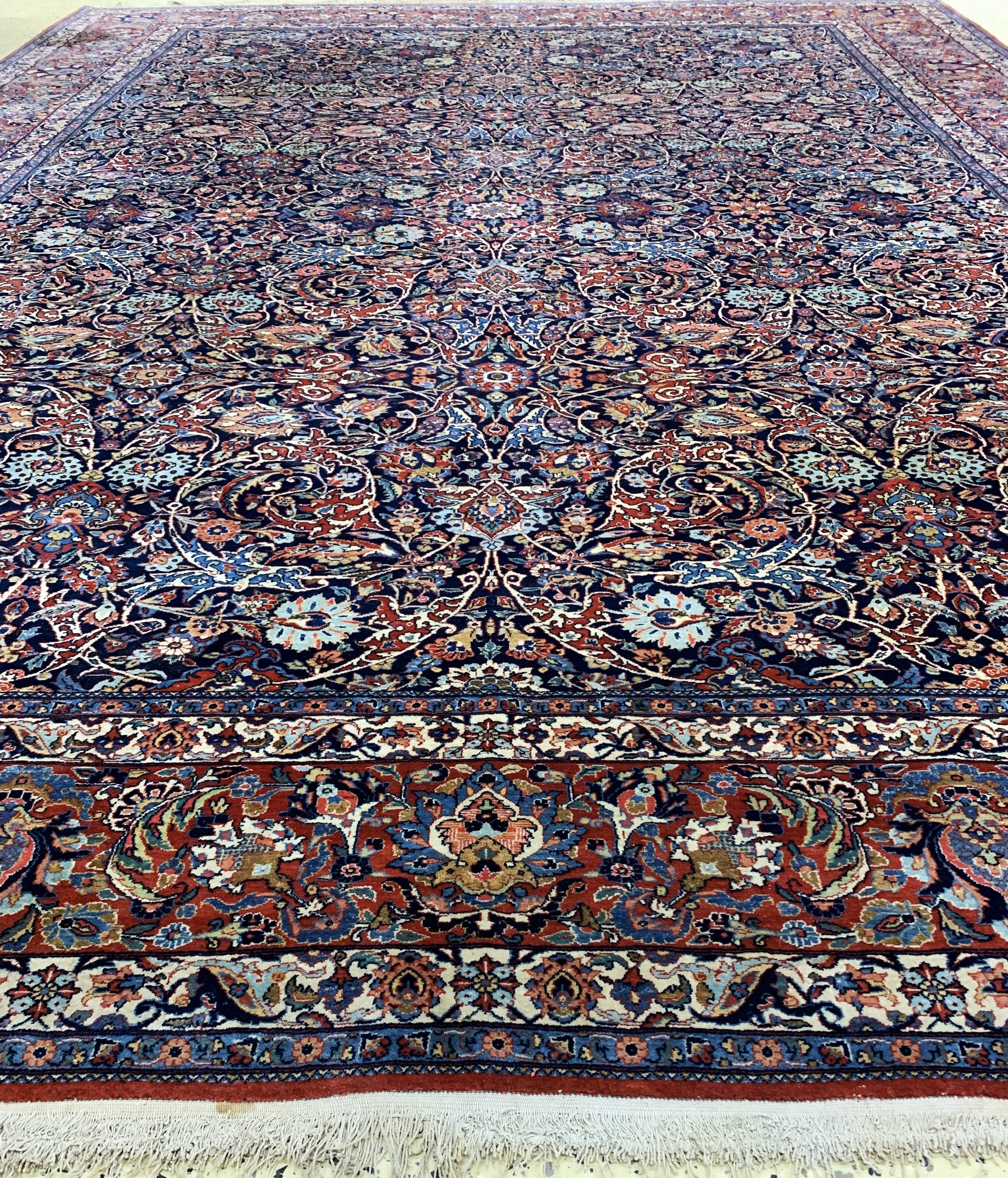 Detail g: Keschan fein, Persien, Anfang 20.Jhd., Korkwolle, ca. 425 x 323 cm, EHZ: 2, minimal Mottenfraß am Rand