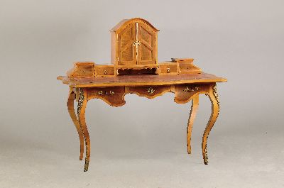 Image 26871837 - Schreibtisch mit Aufsatz, 20.Jh., Nußbaumfurnier, Aufsatz mit 4 Schubladen und ...
