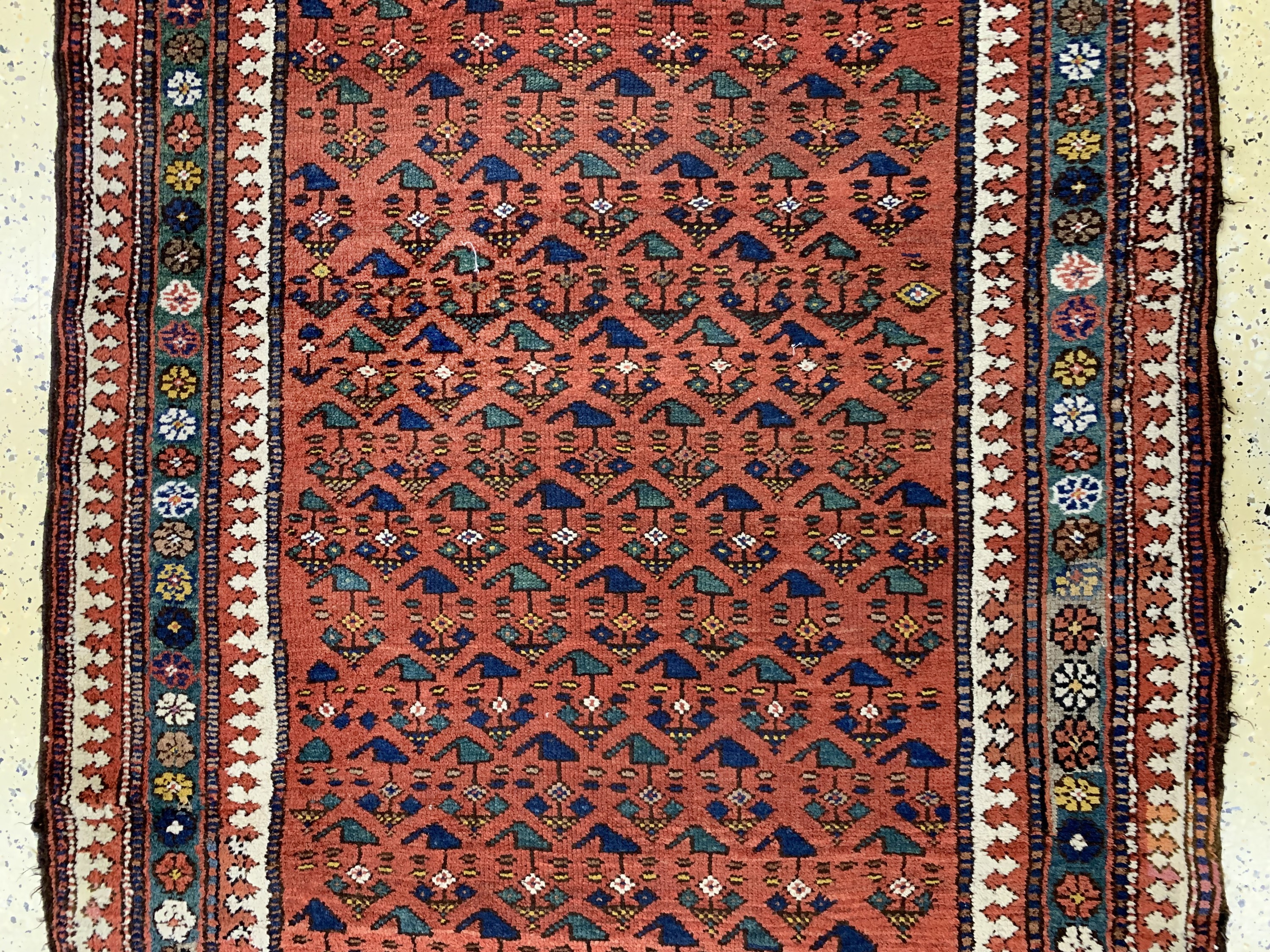 Detail b: Antiker Kelardascht, Persien, datiert 1338(1917), Wolle auf Wolle, ca. 350 x 130 cm,EHZ: 3, (alte restaurierungen)