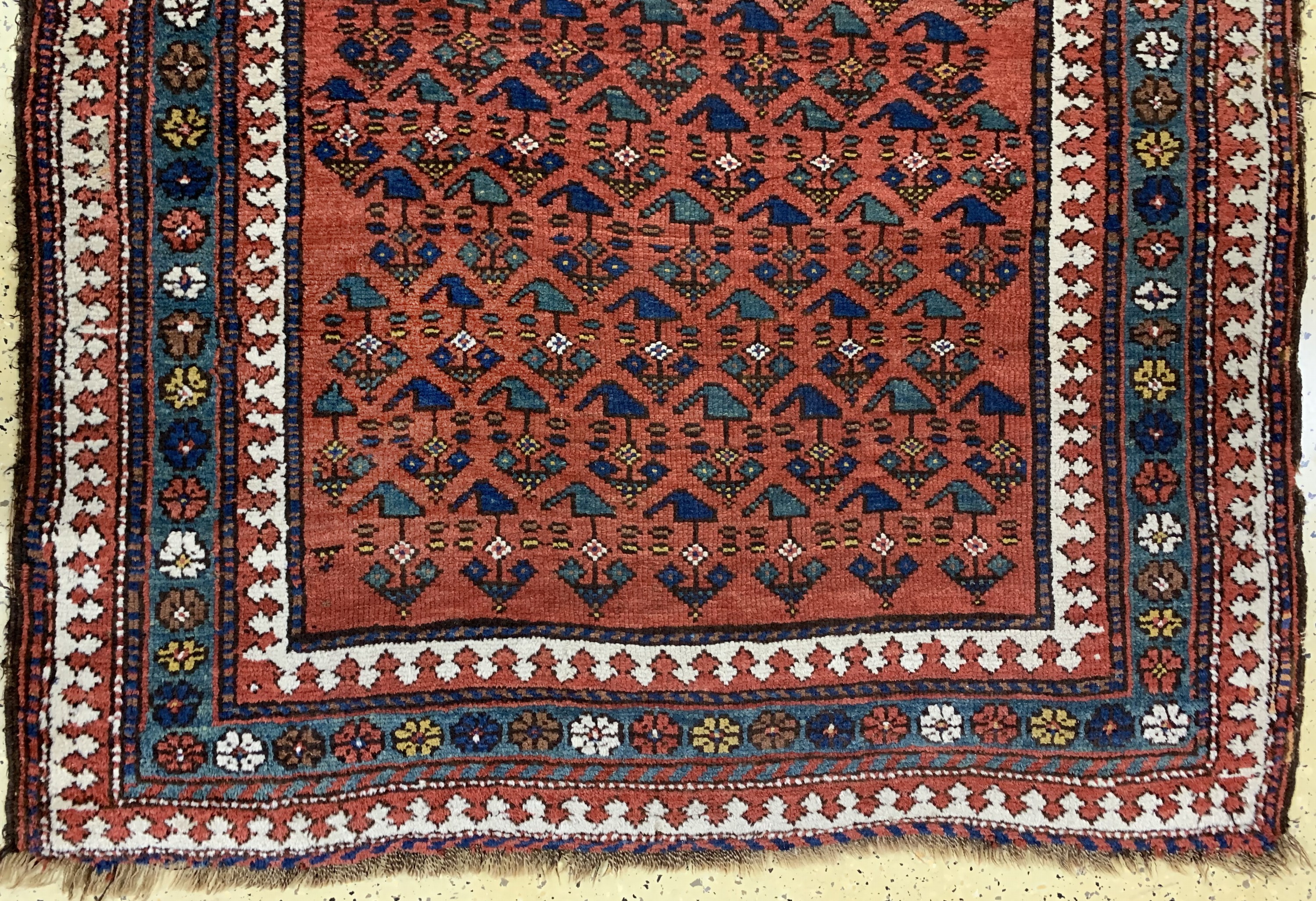 Detail c: Antiker Kelardascht, Persien, datiert 1338(1917), Wolle auf Wolle, ca. 350 x 130 cm,EHZ: 3, (alte restaurierungen)