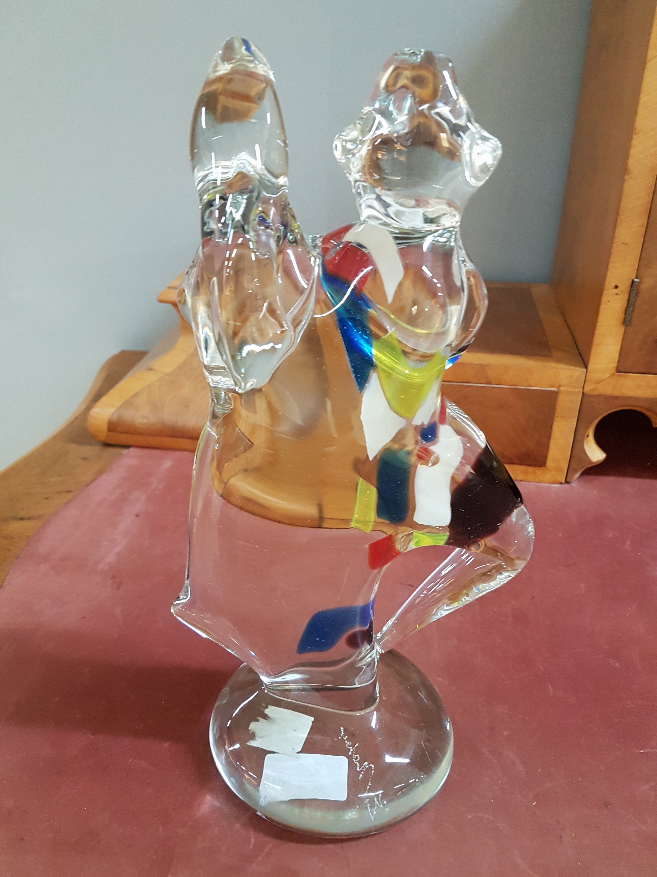 Detail a: Ermanno Nason, 1928-2013, Glasskulptur, "Carnevale", um 1975, farbloses Glas mit farbigen Einschmelzungen, am Boden signiert, H. 31.5 cm