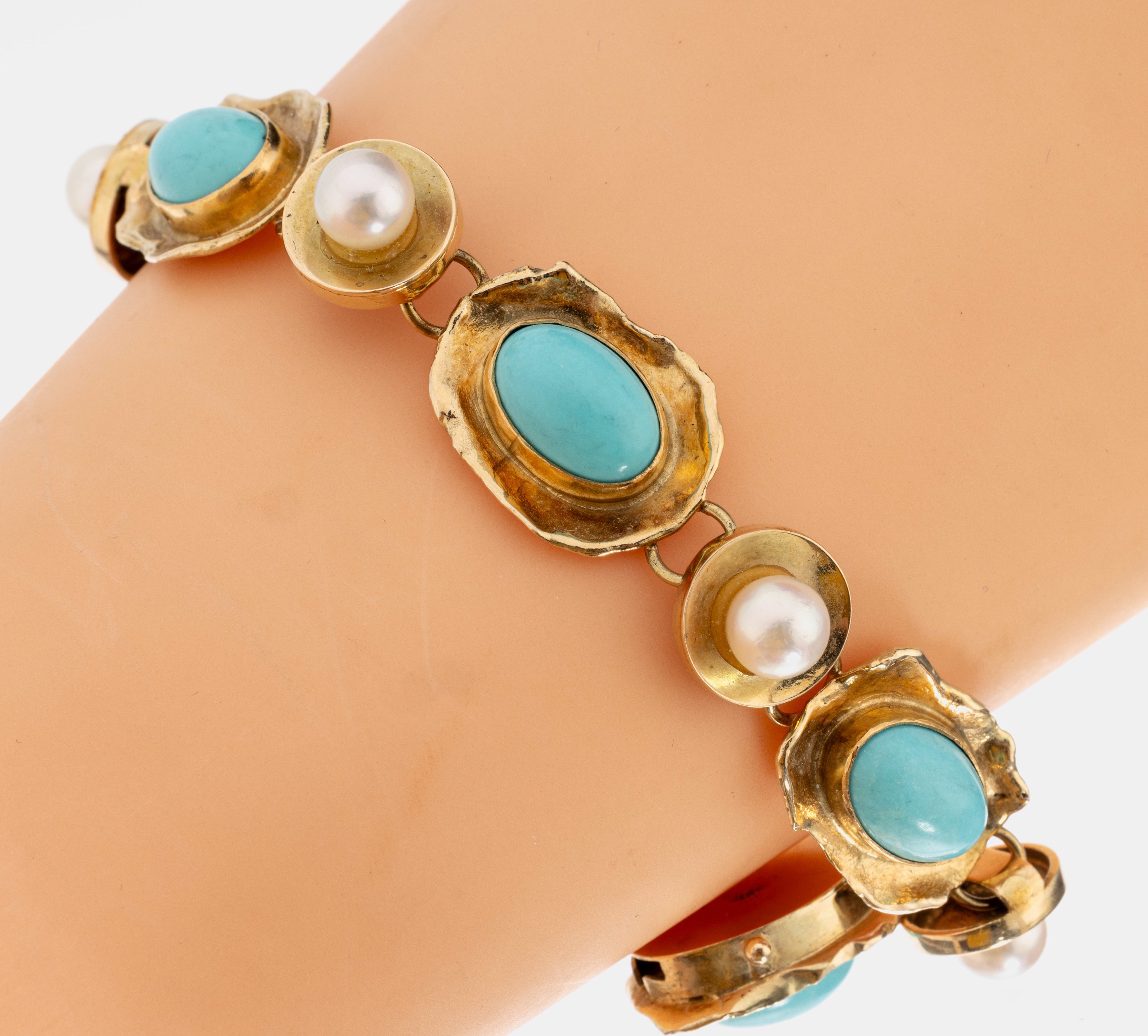 14 kt Gold Türkis-Perl-Armband, GG 585/000,6 ovaler Türkiscabochons, 6 weiße Zuchtperlchen ca. 6 mm, L. ca. 18 cm, Kastenschloss mit ...