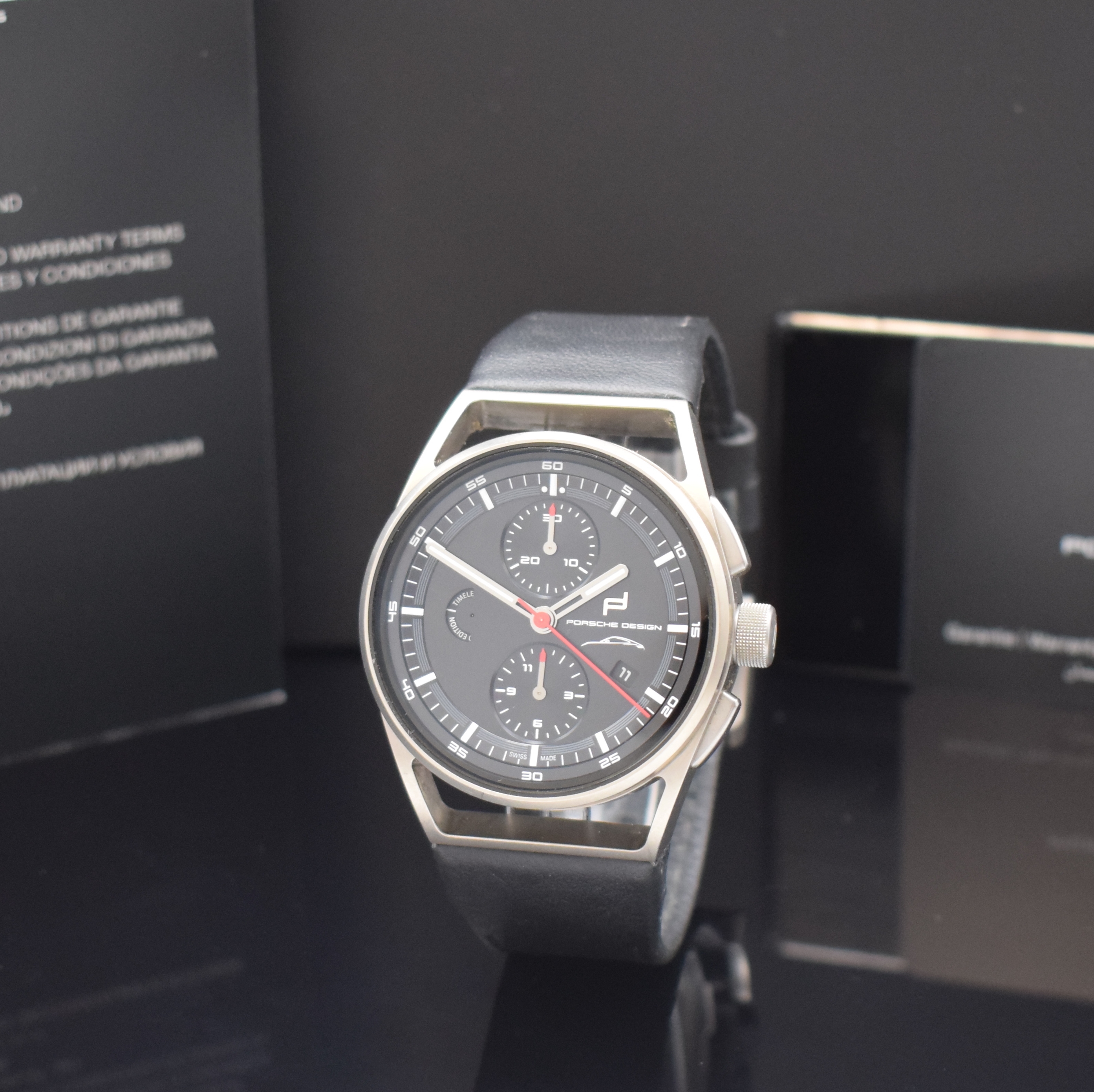 PORSCHE DESIGN Timless Maschine auf 911 Stück limitierter Armbandchronograph Referenz 6020.1.01.004.07.2, Automatik, beids. vergl. Titangeh. inkl. ...