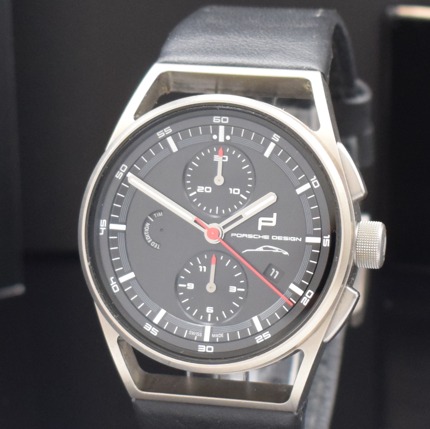 Detail a: PORSCHE DESIGN Timless Maschine auf 911 Stück limitierter Armbandchronograph Referenz 6020.1.01.004.07.2, Automatik, beids. vergl. Titangeh. inkl. ...