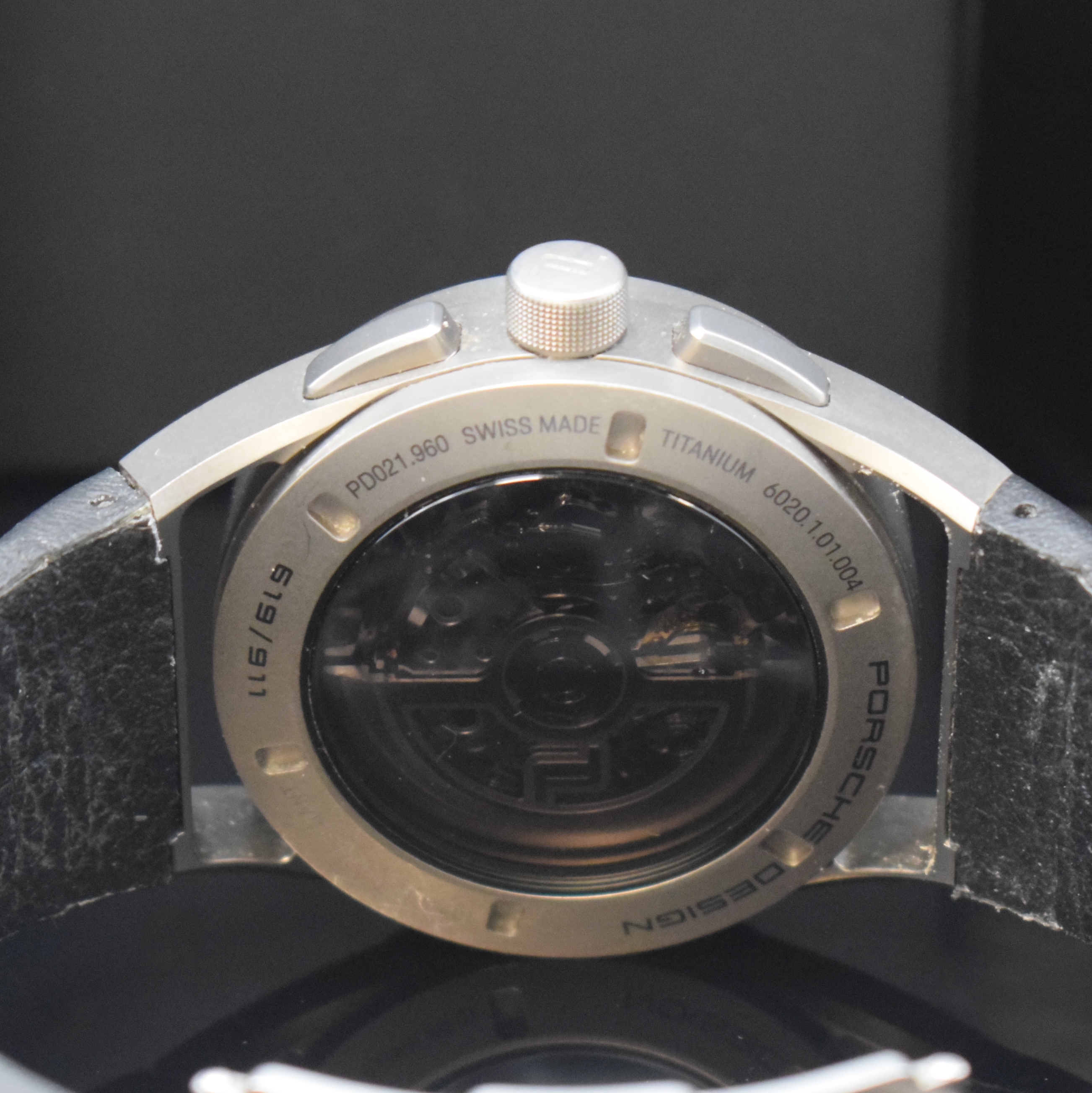 Detail d: PORSCHE DESIGN Timless Maschine auf 911 Stück limitierter Armbandchronograph Referenz 6020.1.01.004.07.2, Automatik, beids. vergl. Titangeh. inkl. ...